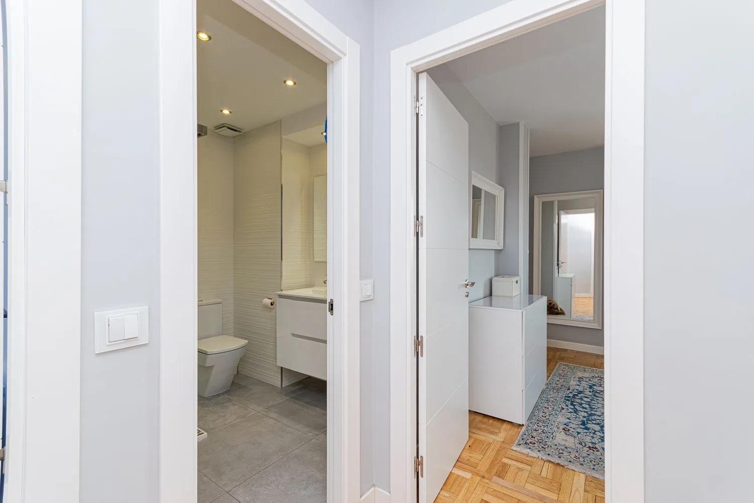 Piso en Venta en Calle de Fermín Caballero - 11