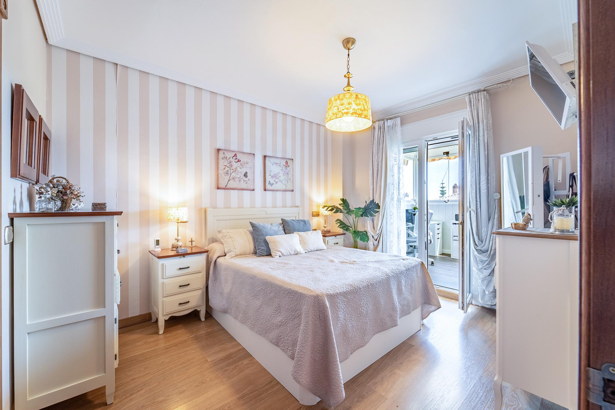 Casa Adosada en Venta en Calle Remedios Varo - 18