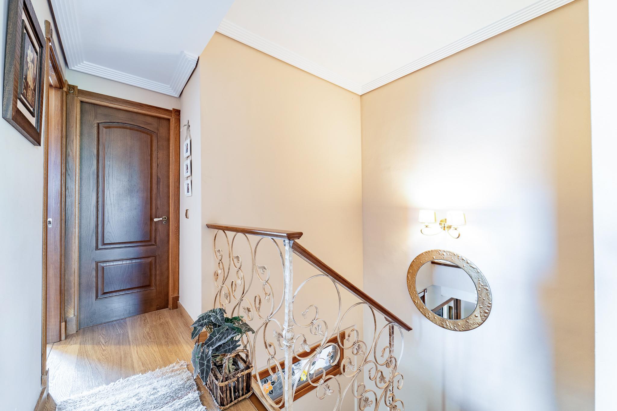 Casa Adosada en Venta en Calle Remedios Varo - 23