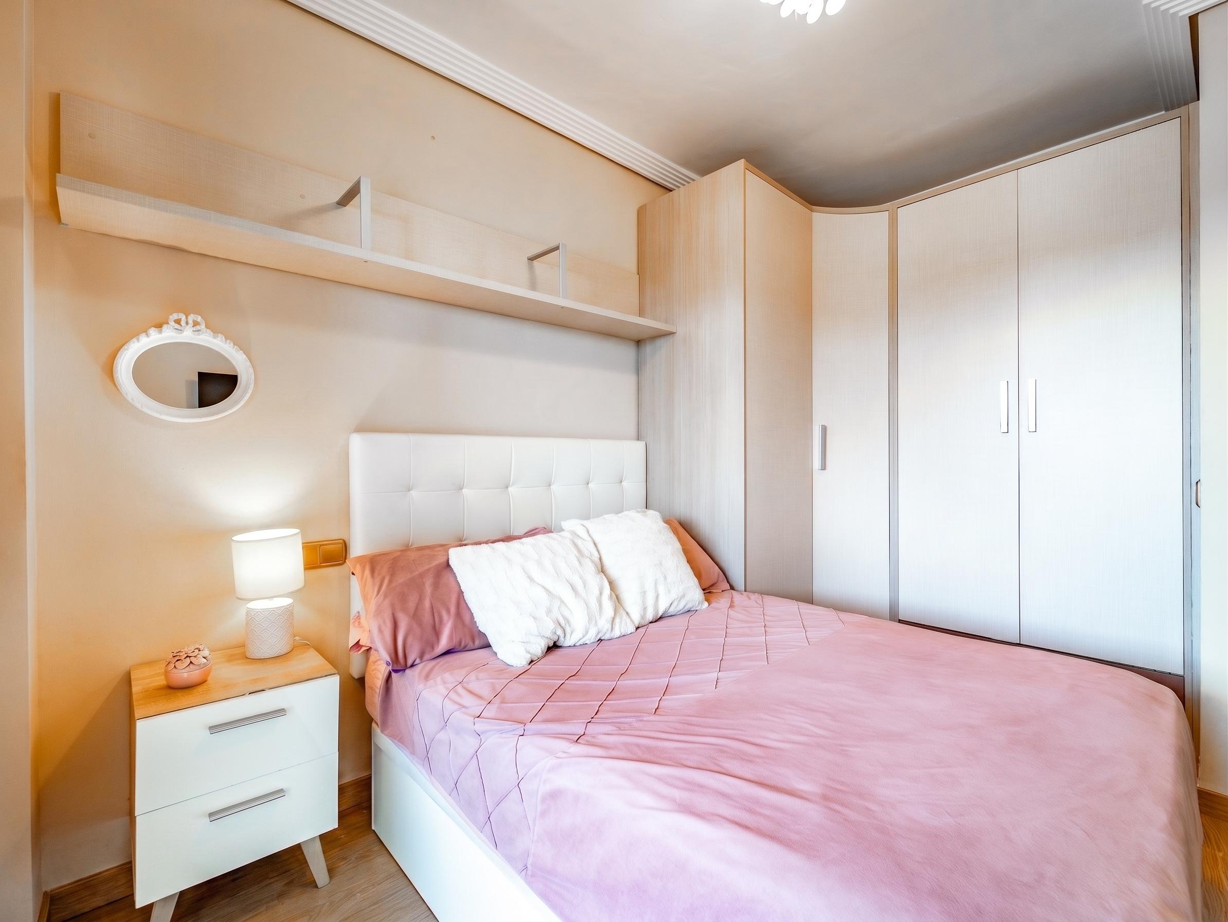 Casa Adosada en Venta en Calle Remedios Varo - 14
