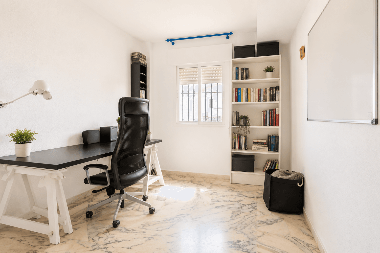 Villa en Venta -  Calle Julio Romero - 12