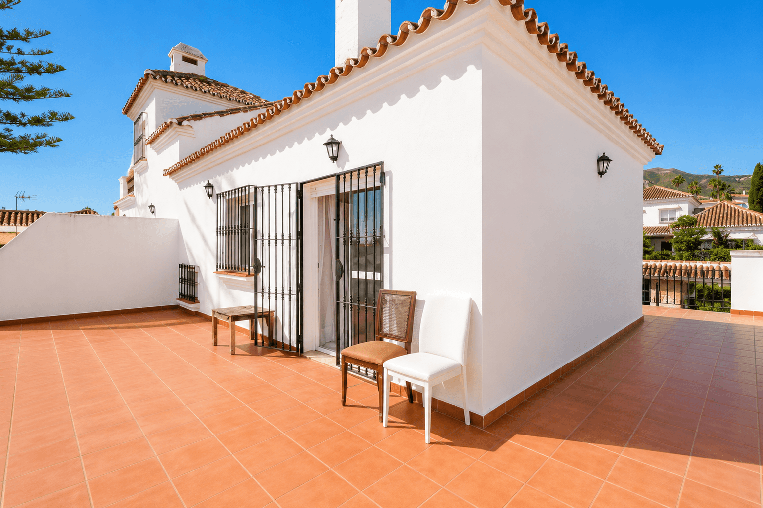 Villa en Venta -  Calle Julio Romero - 31