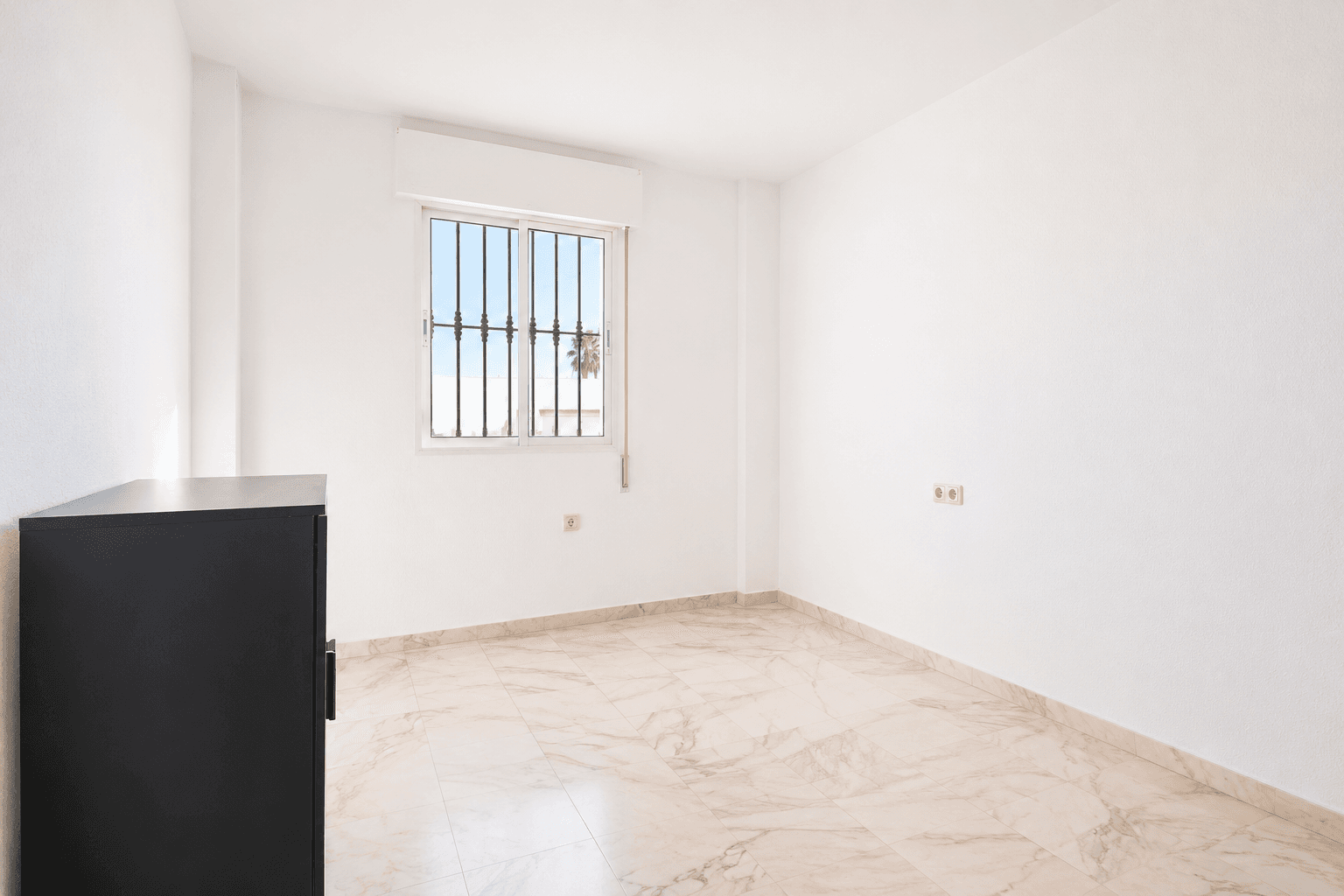 Villa en Venta -  Calle Julio Romero - 18