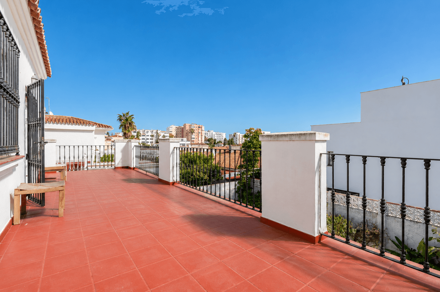 Villa en Venta -  Calle Julio Romero - 29