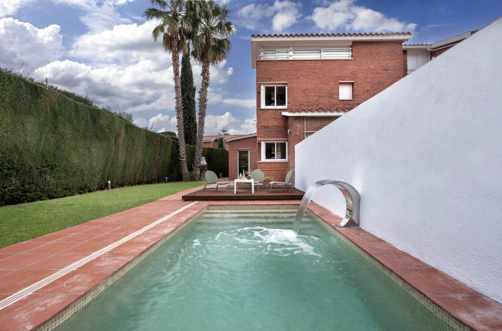 Casa Adosada en Venta en Carrer dels Oms - 4