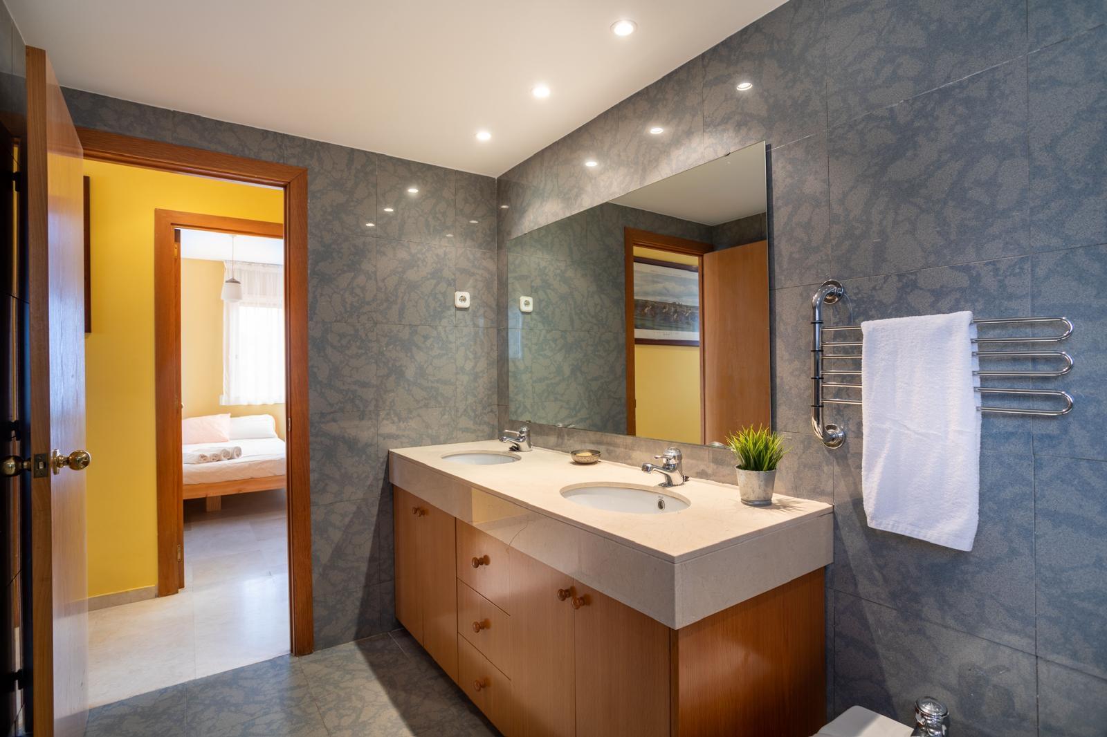 Casa Adosada en Venta en Carrer dels Oms - 22