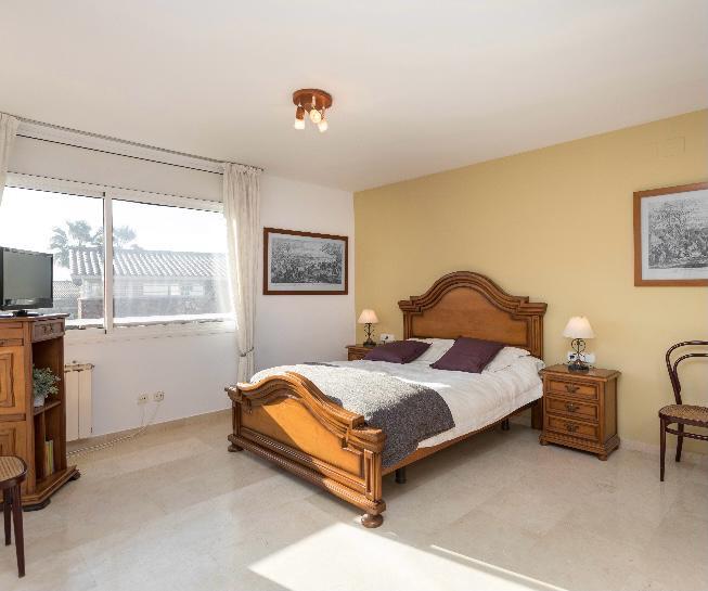 Casa Adosada en Venta en Carrer dels Oms - 35