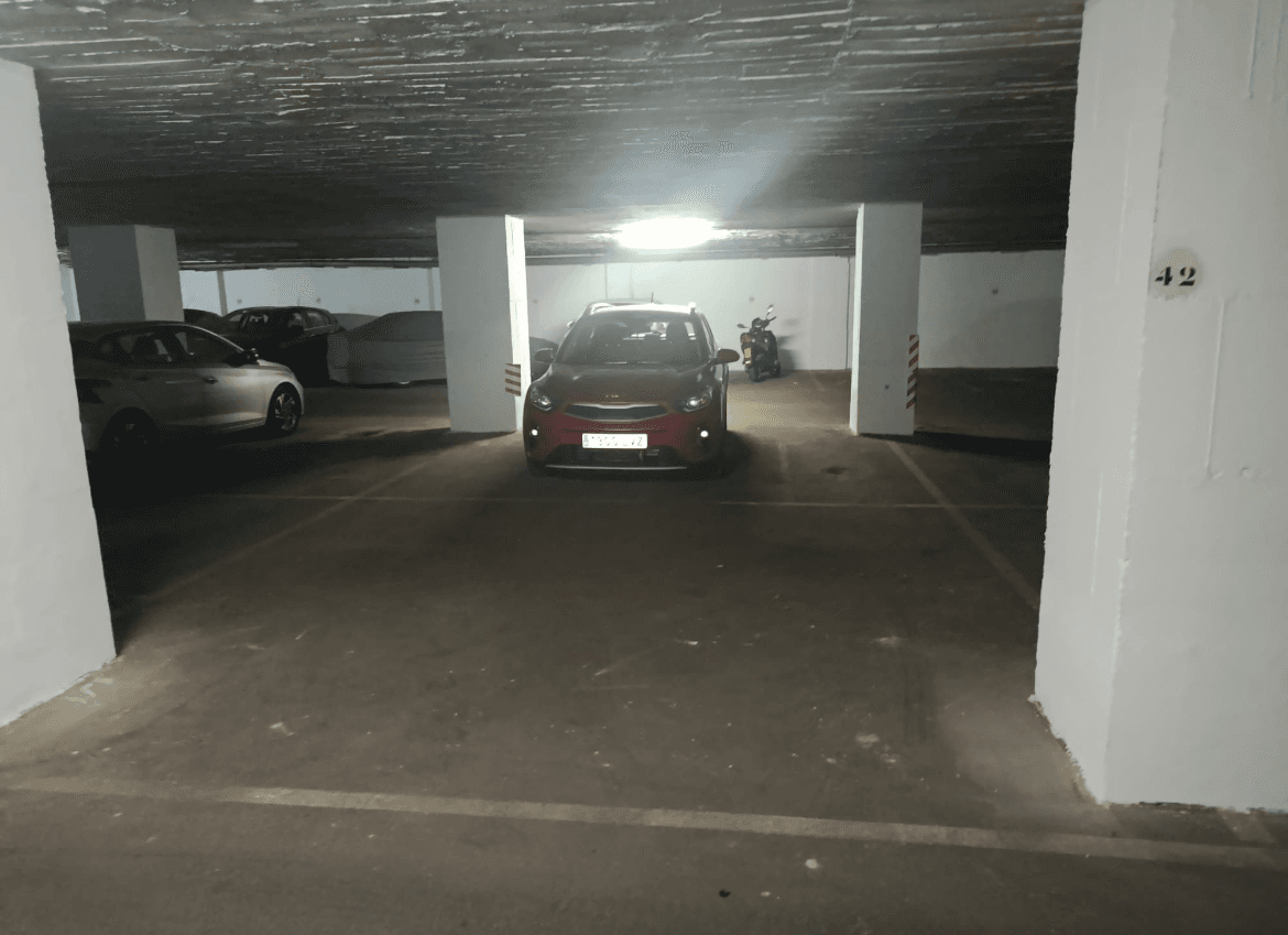 Garage en Venta en Calle Los Doscientos - 2