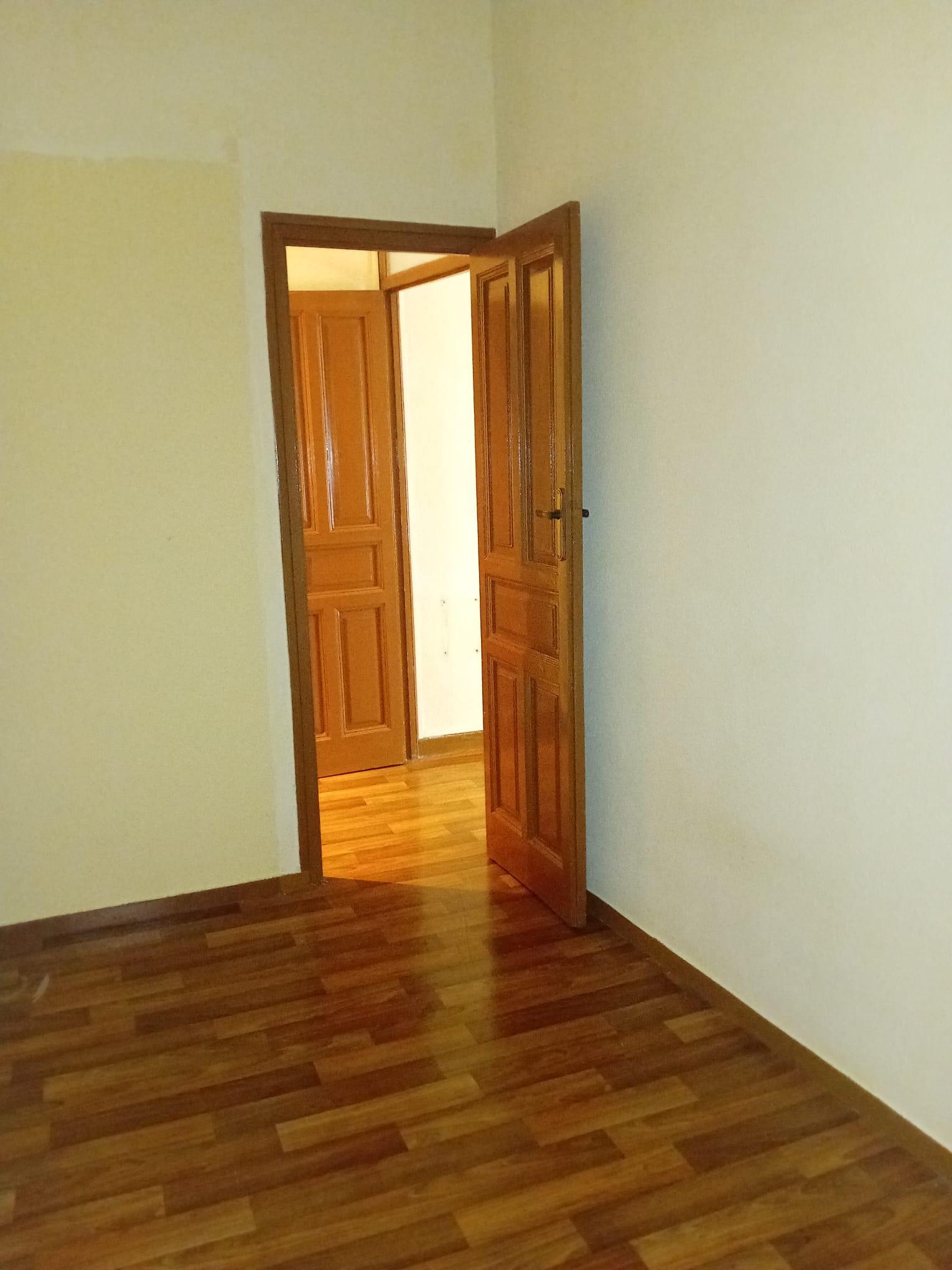 Piso en venta en C. del Mesón de Paredes - Madrid - 8