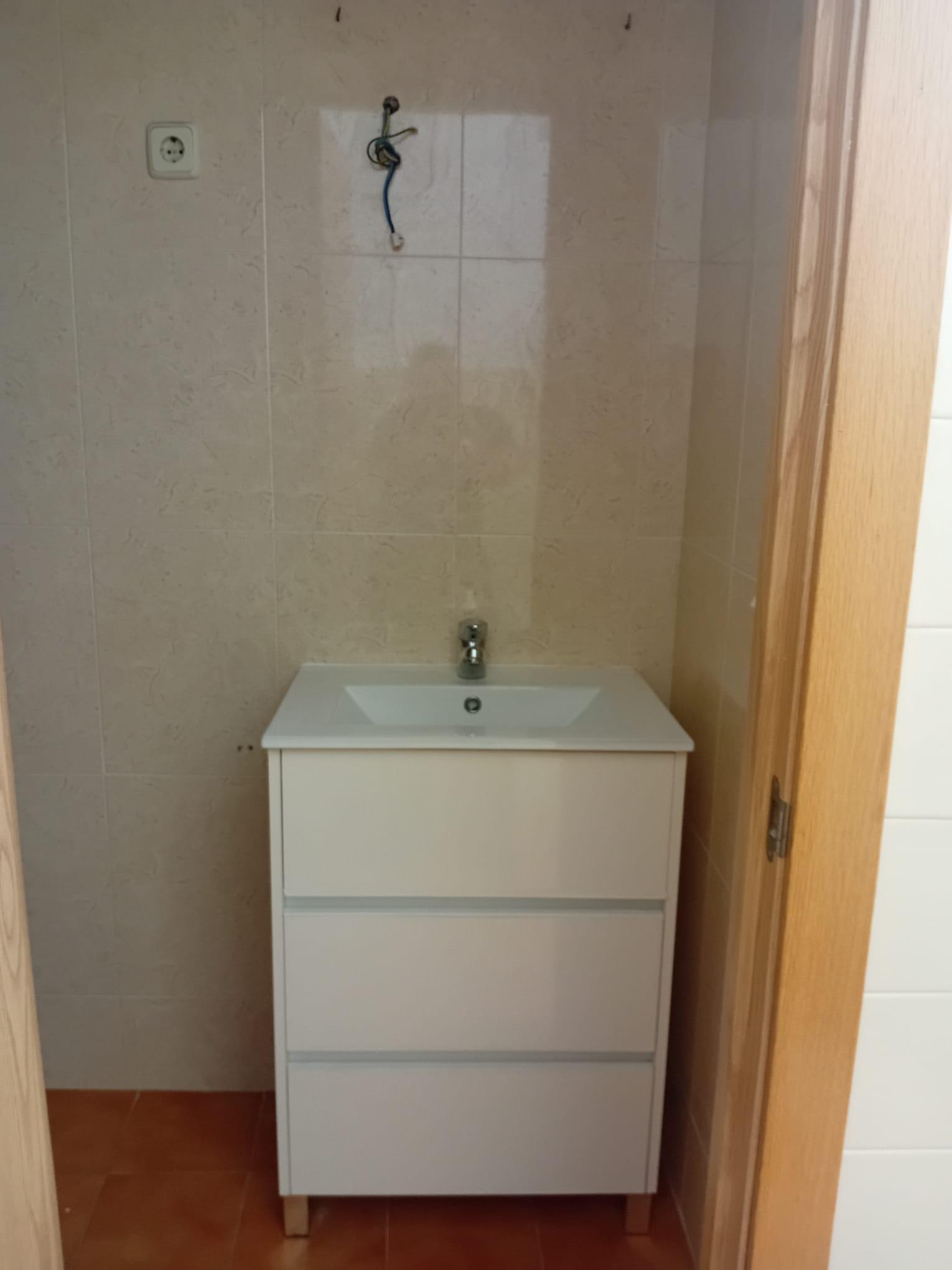 Piso en venta en C. del Mesón de Paredes - Madrid - 11