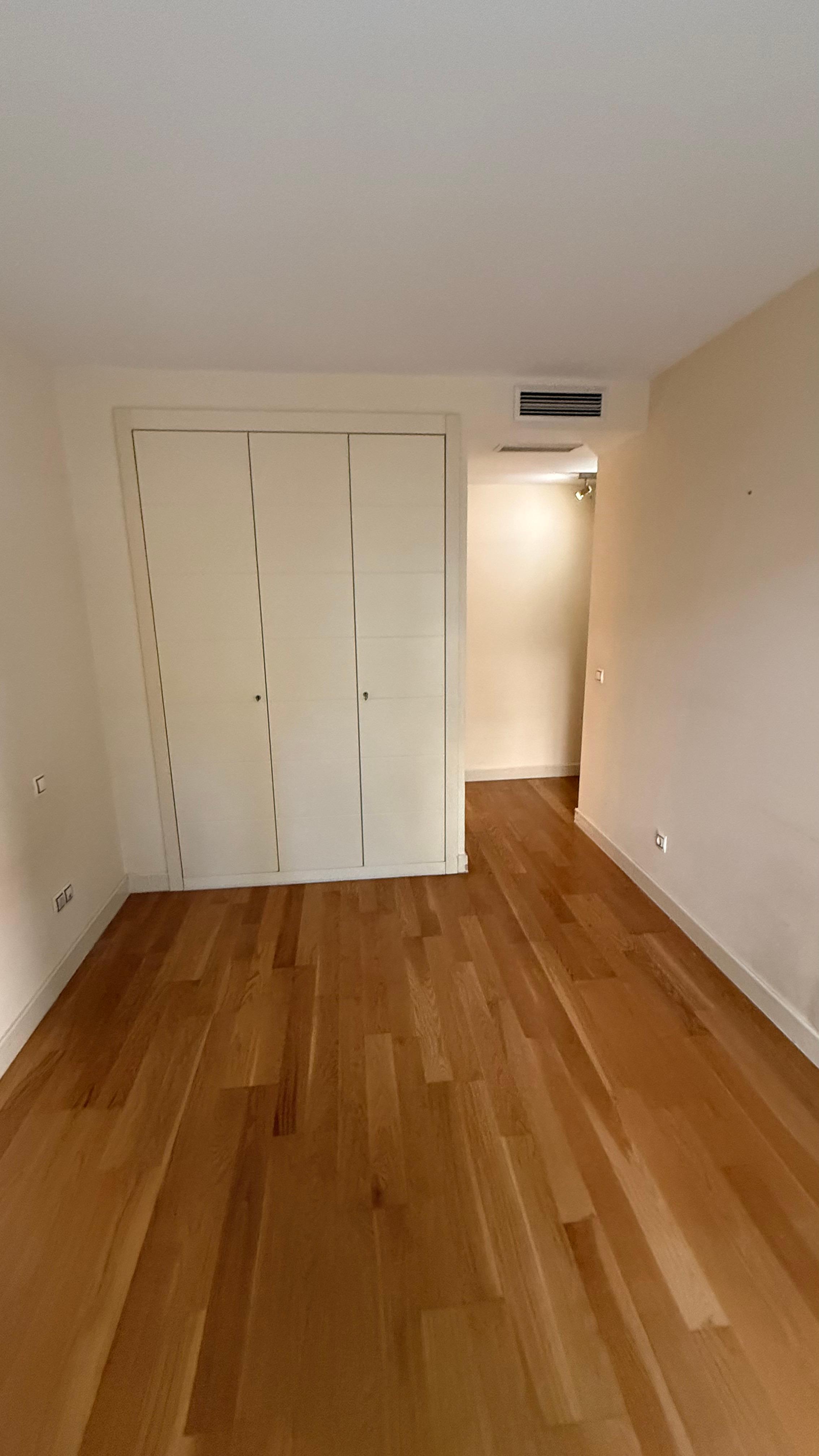 Piso en Venta en Calle de Rafael Bergamín - 30