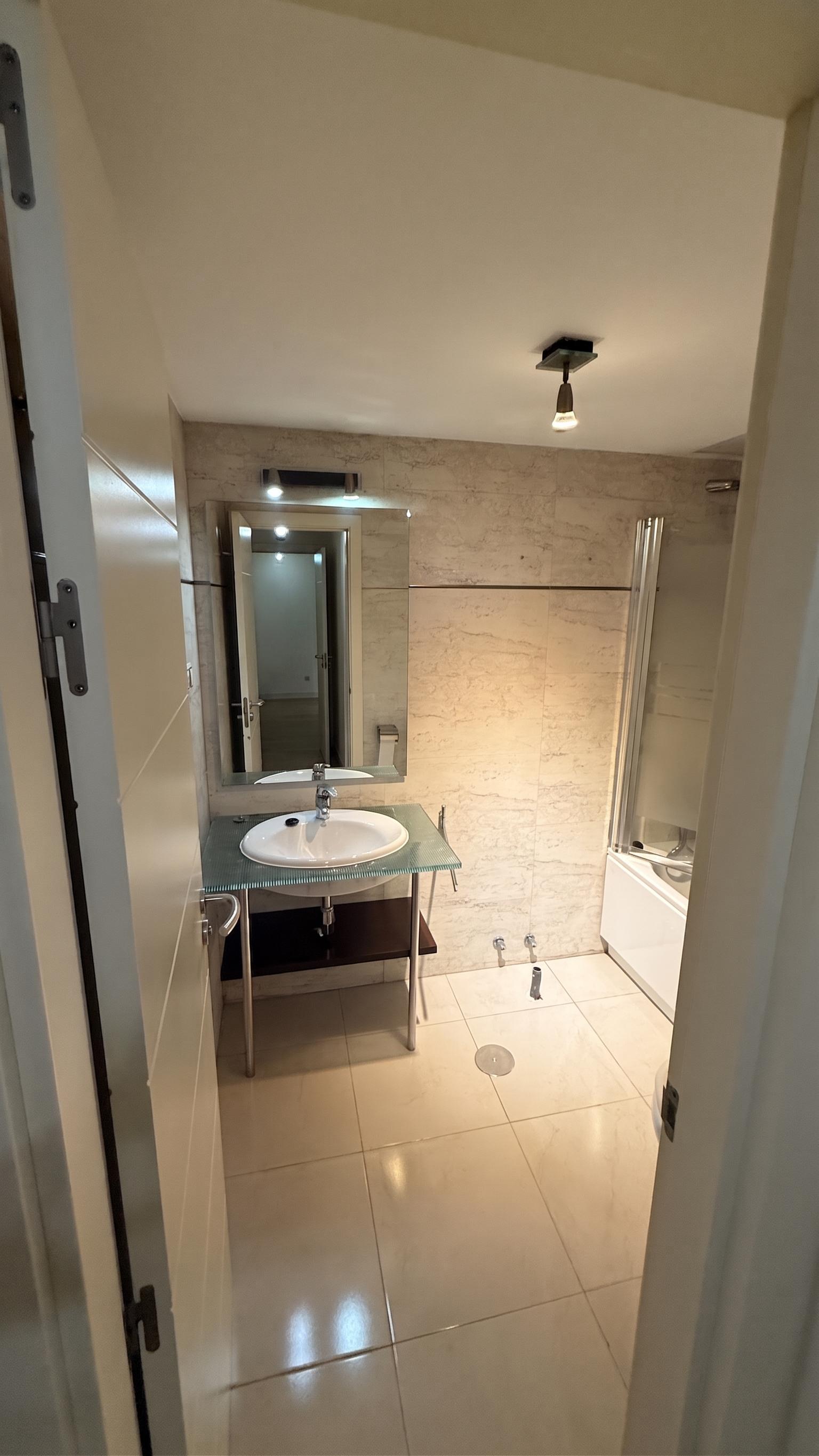 Piso en Venta en Calle de Rafael Bergamín - 17