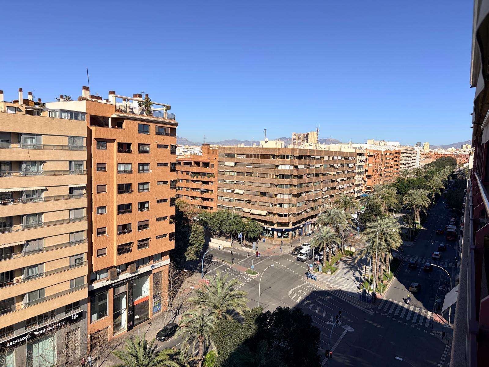 Piso en Venta en Avinguda Oscar Espla - 22