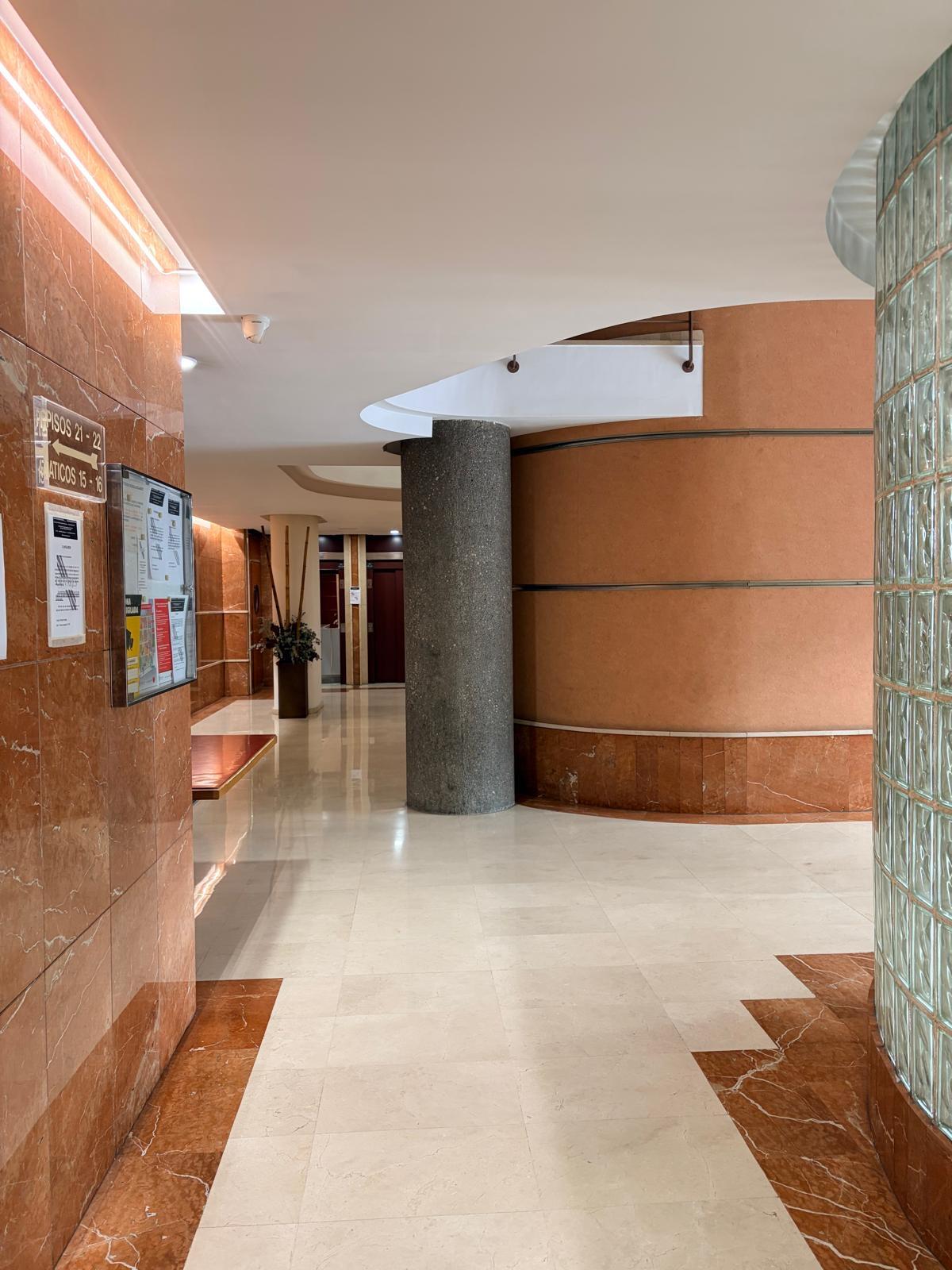 Piso en Venta en Avinguda Oscar Espla - 19