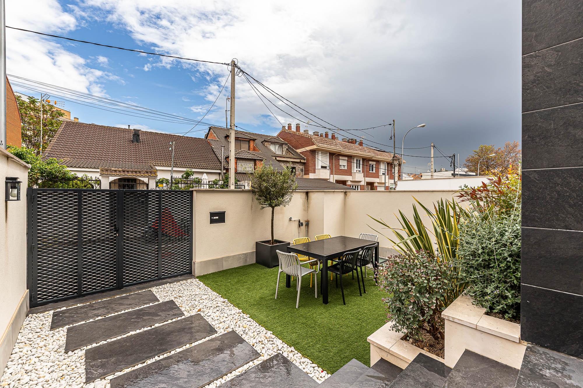 Casa en Venta en Calle de Arnedillo - 30