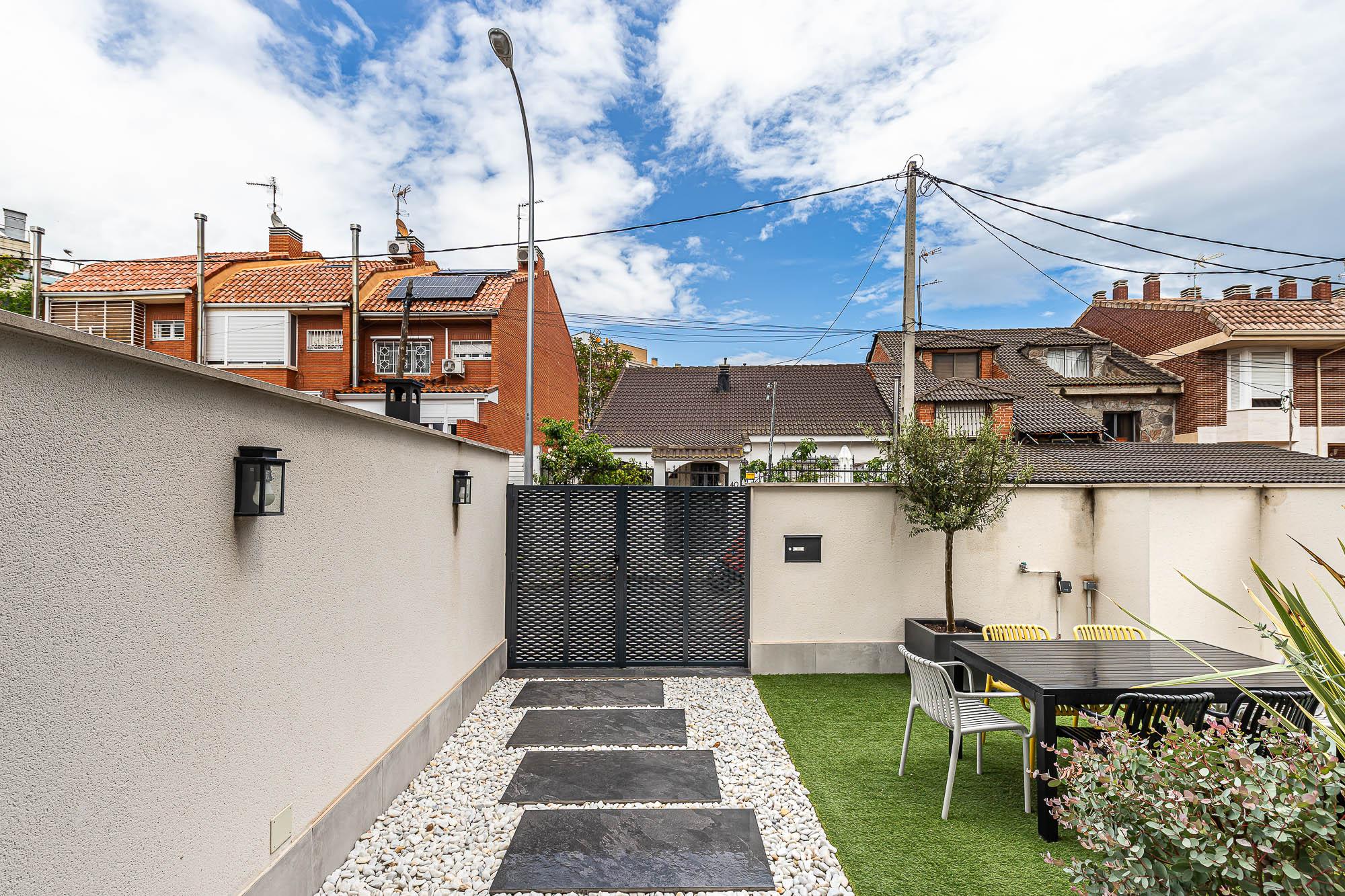 Casa en Venta en Calle de Arnedillo - 29