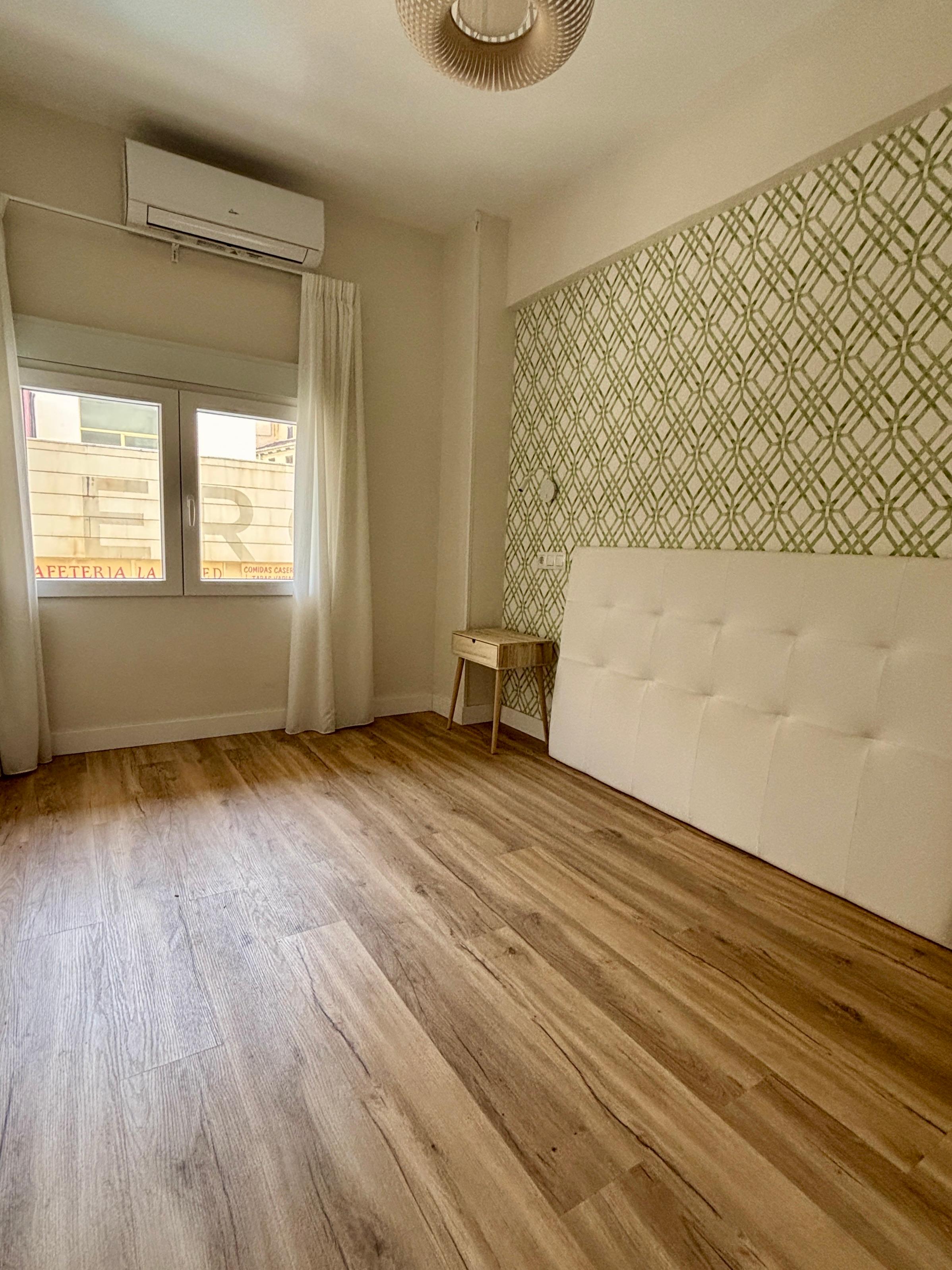 Local en Venta en Calle Gómez Pallete - 10