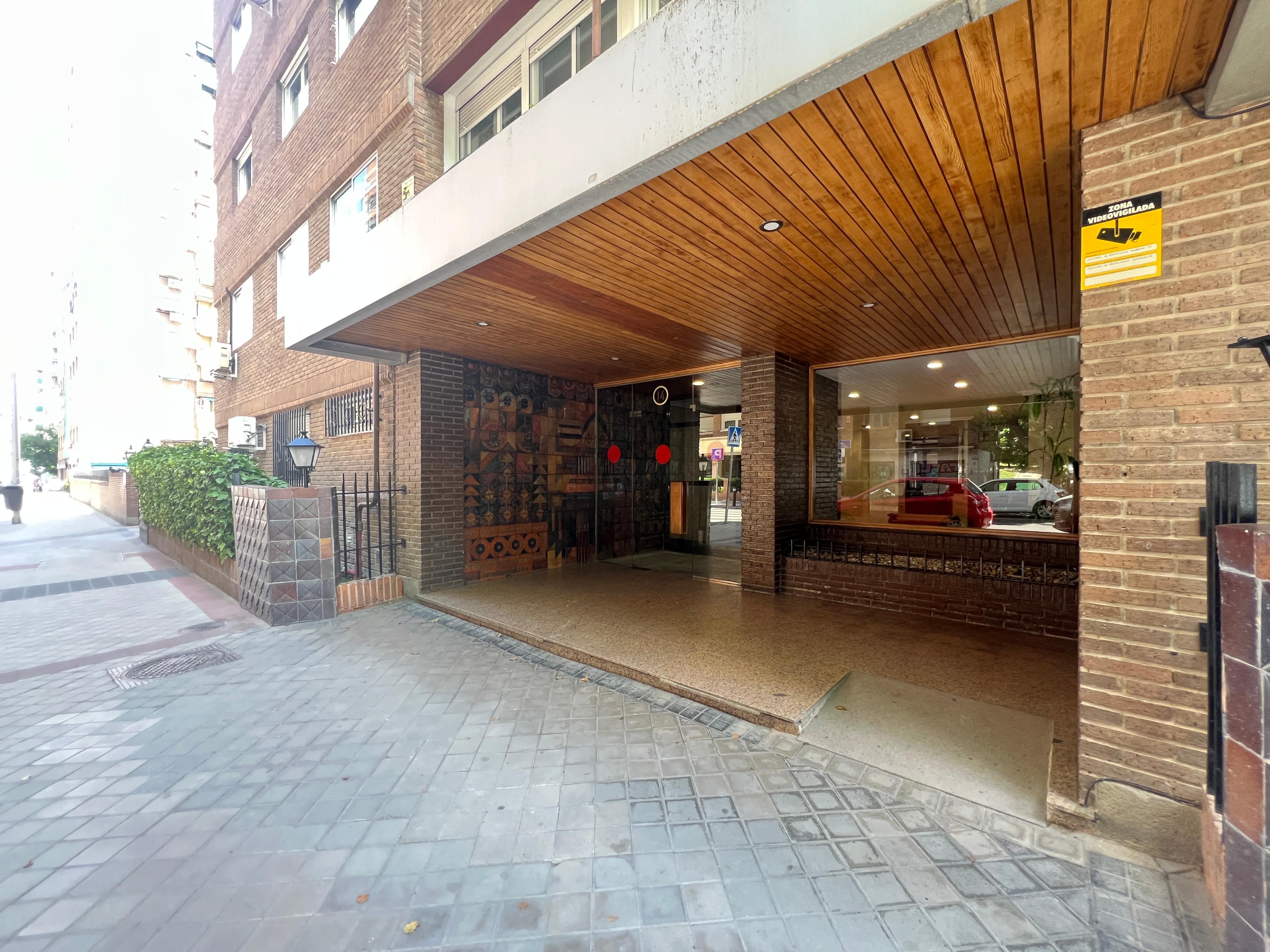 Piso en Alquiler en Calle de Sangenjo - 26