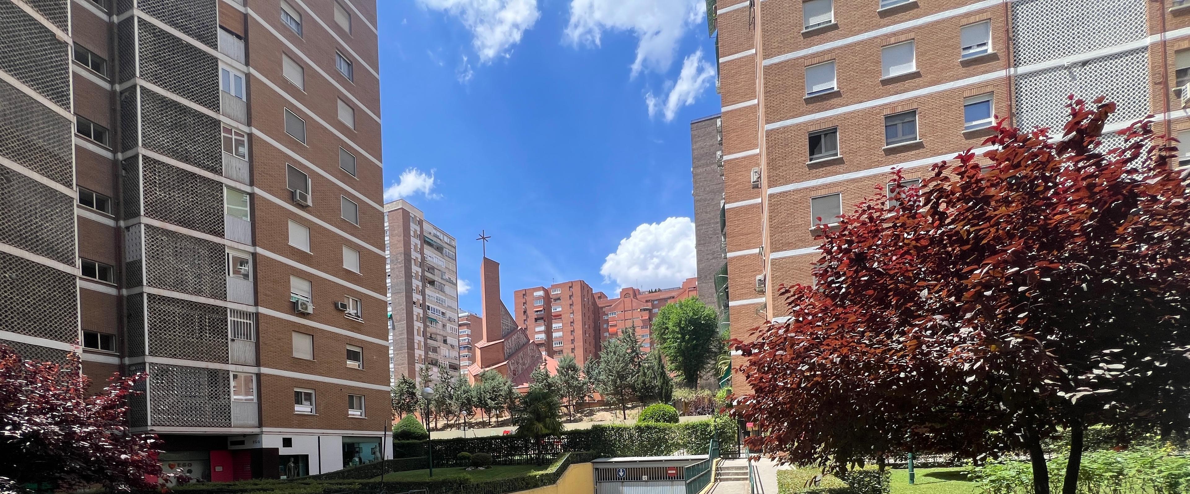 Piso en Alquiler en Calle de Sangenjo - 28