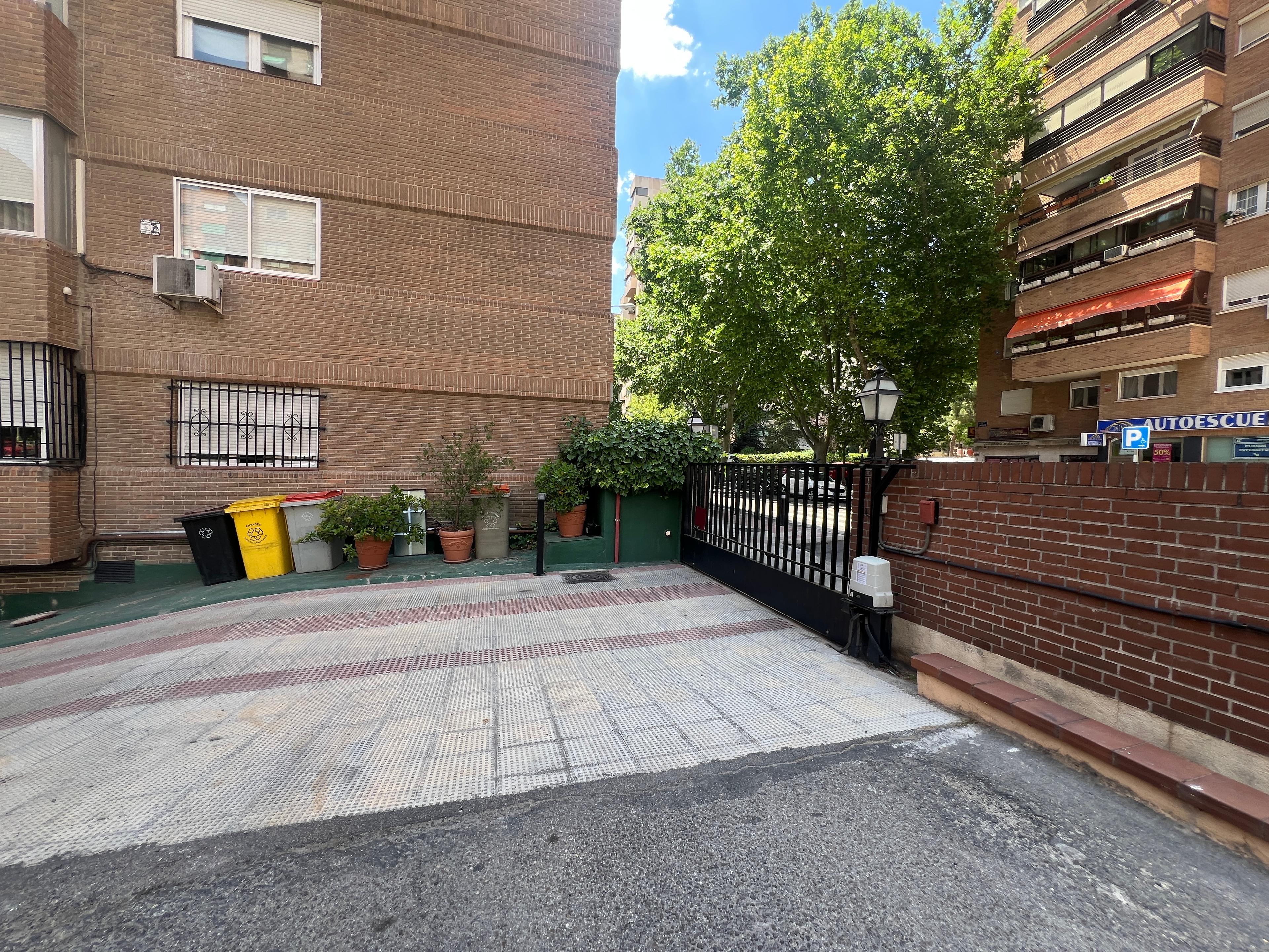 Piso en Alquiler en Calle de Sangenjo - 29
