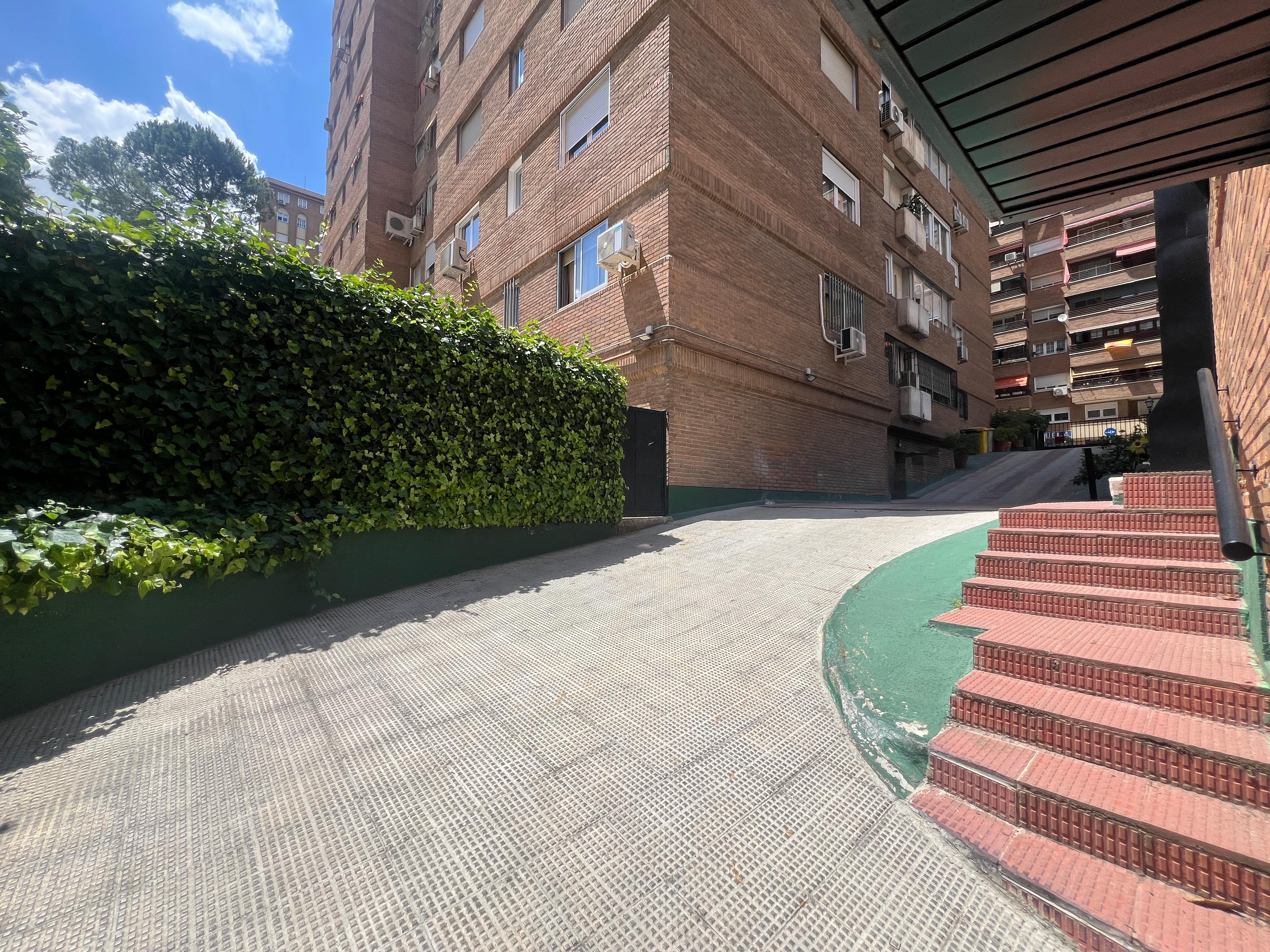 Piso en Alquiler en Calle de Sangenjo - 31