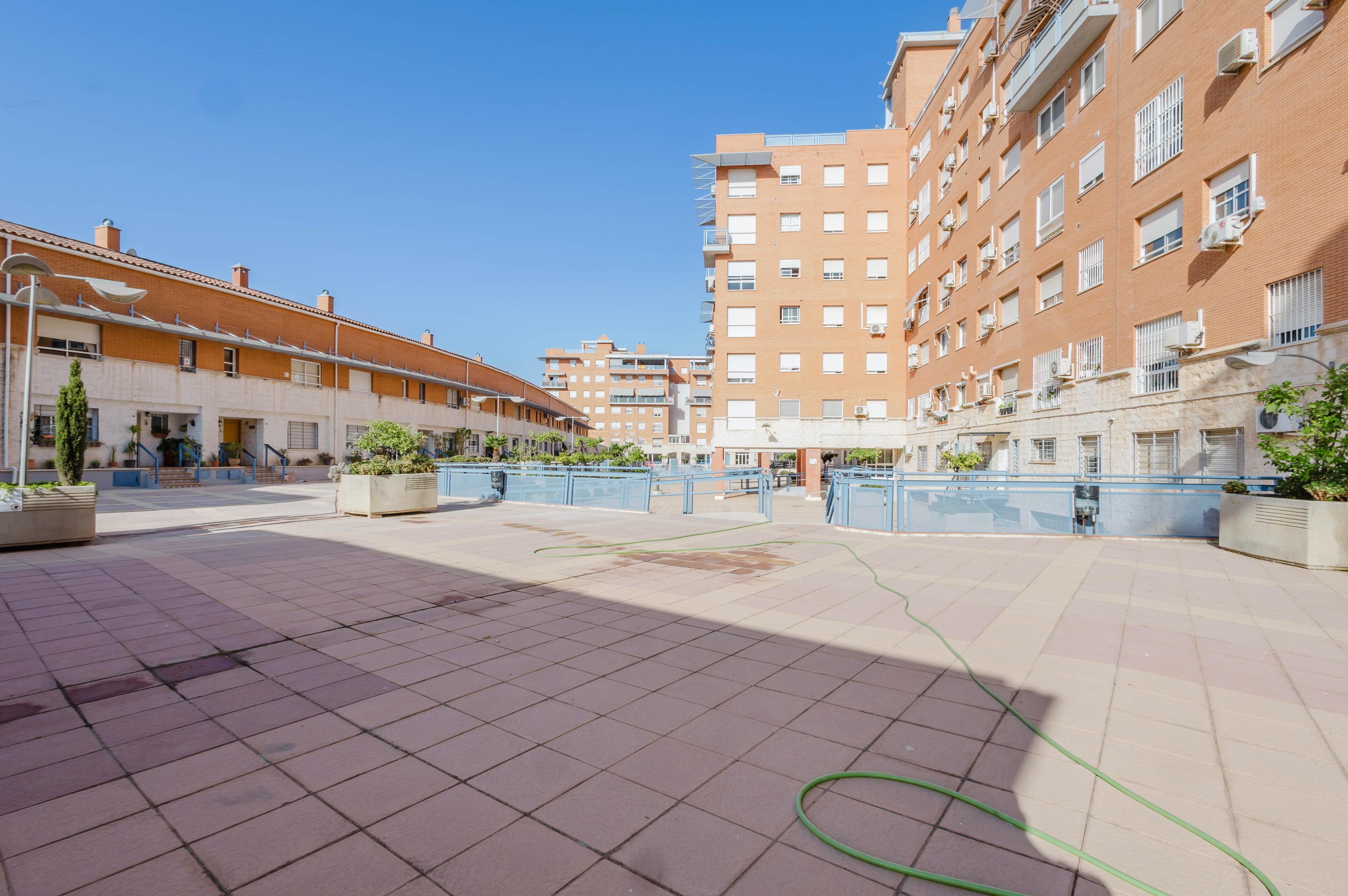 Piso en Venta en Avenida Simón Bolívar - 27