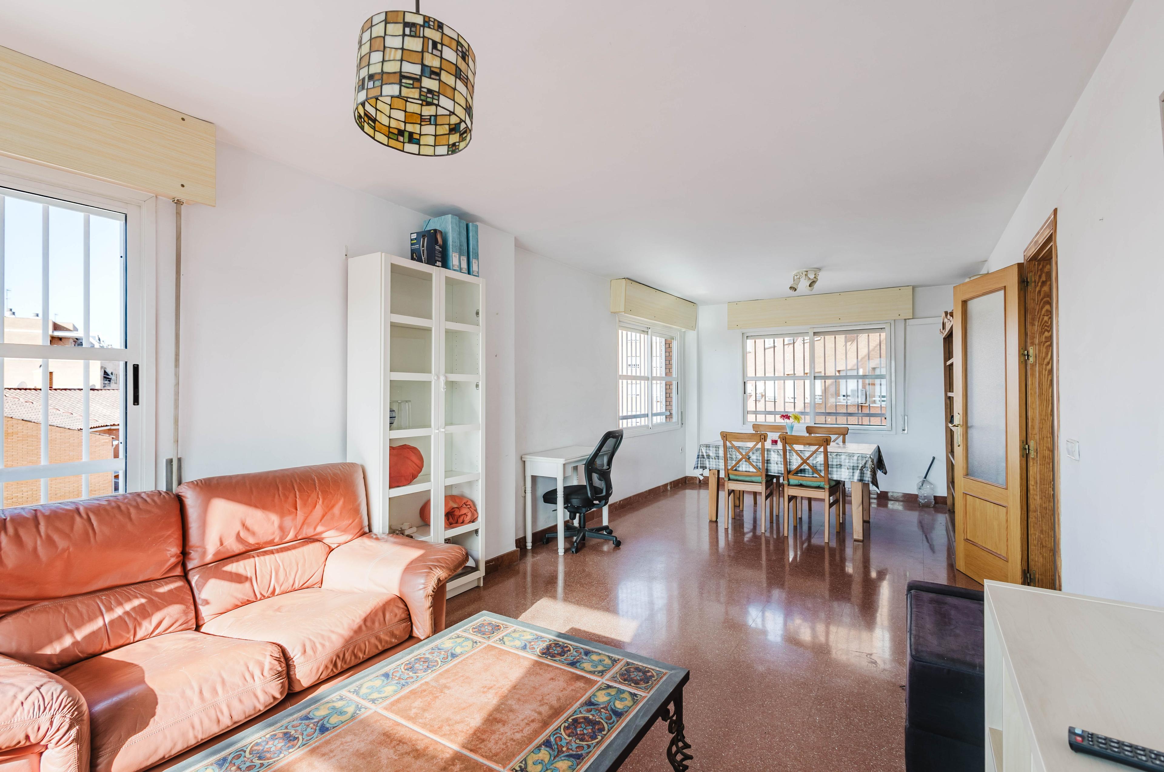 Piso en Venta en Avenida Simón Bolívar - 4