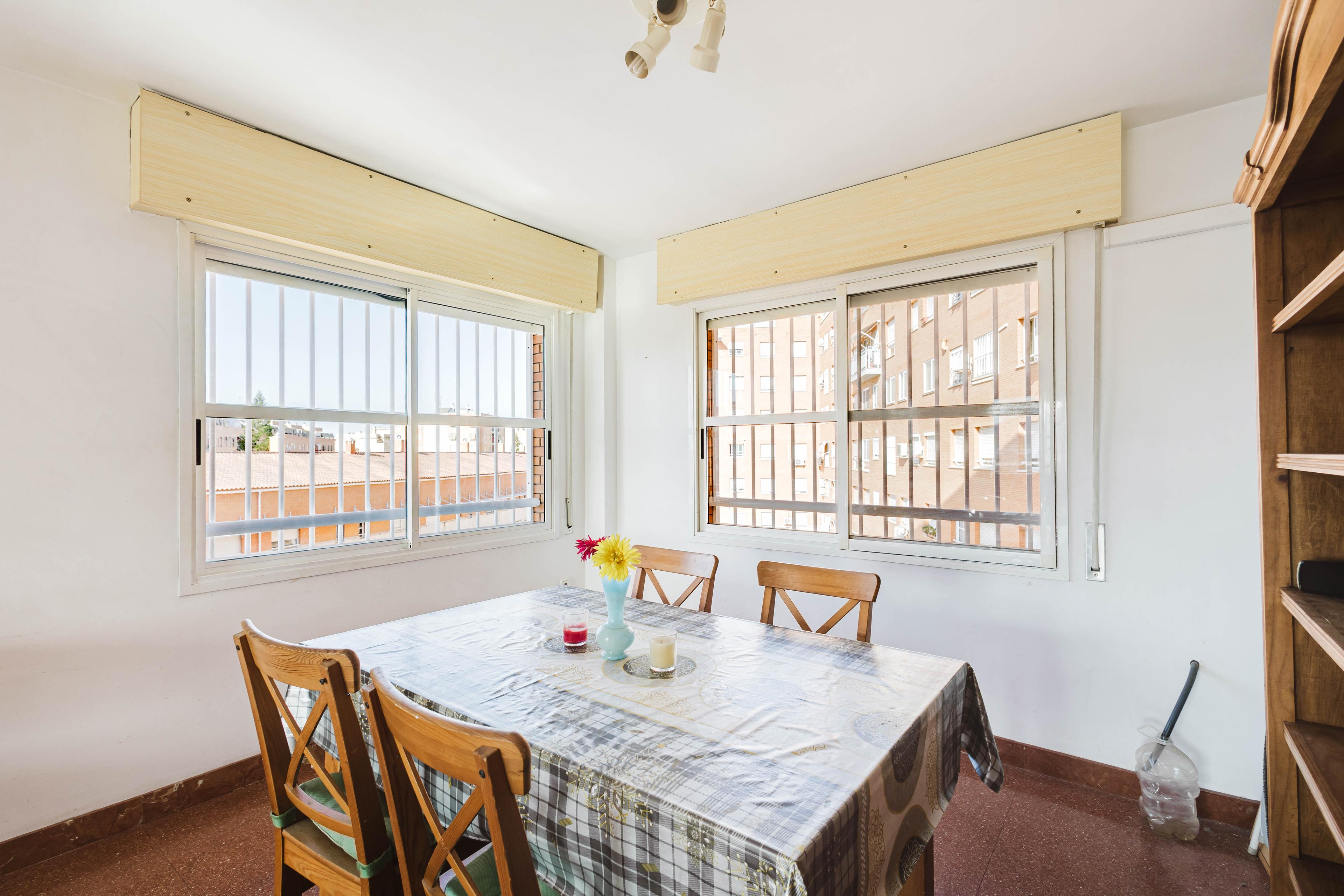 Piso en Venta en Avenida Simón Bolívar - 6
