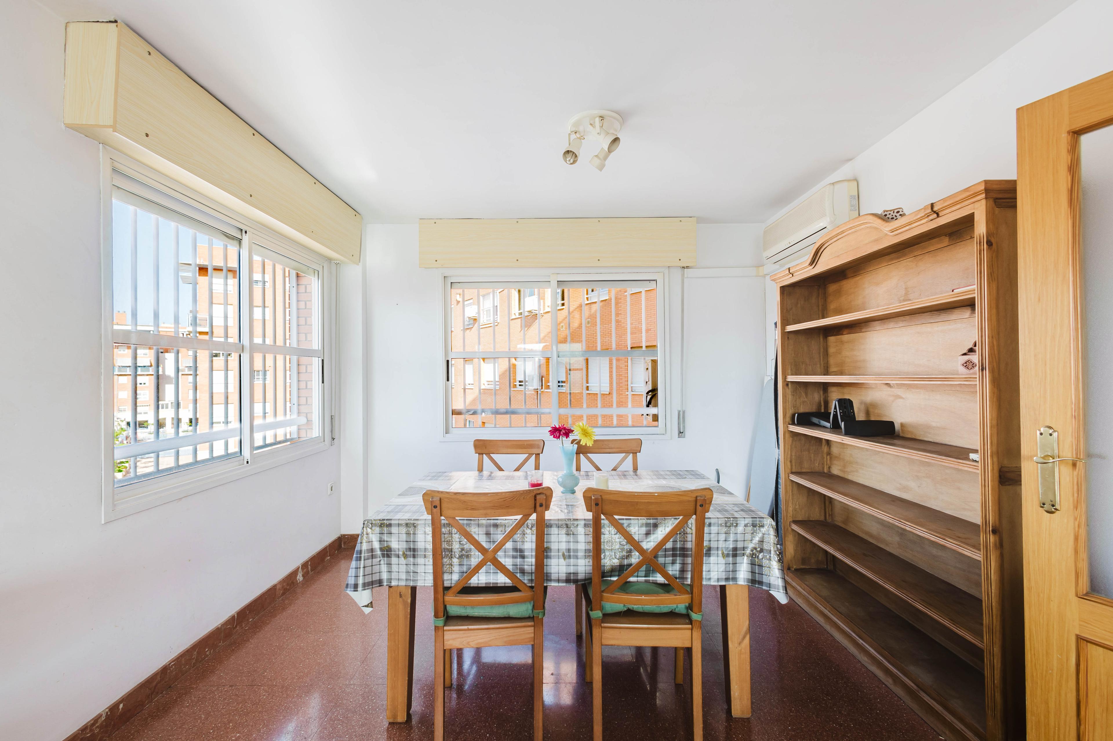 Piso en Venta en Avenida Simón Bolívar - 7