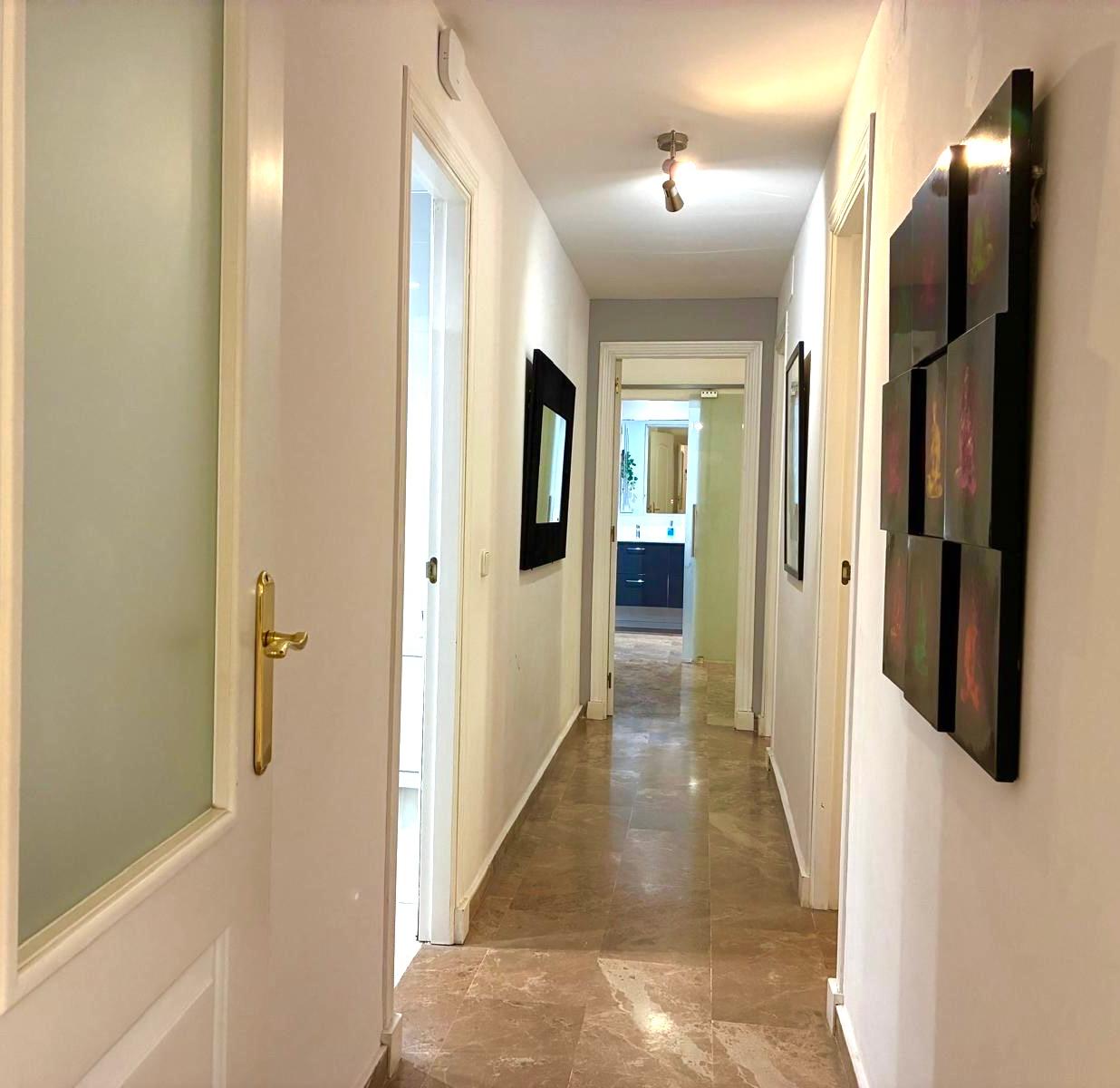 Piso en Venta en Avenida Santiago de Compostela - 9