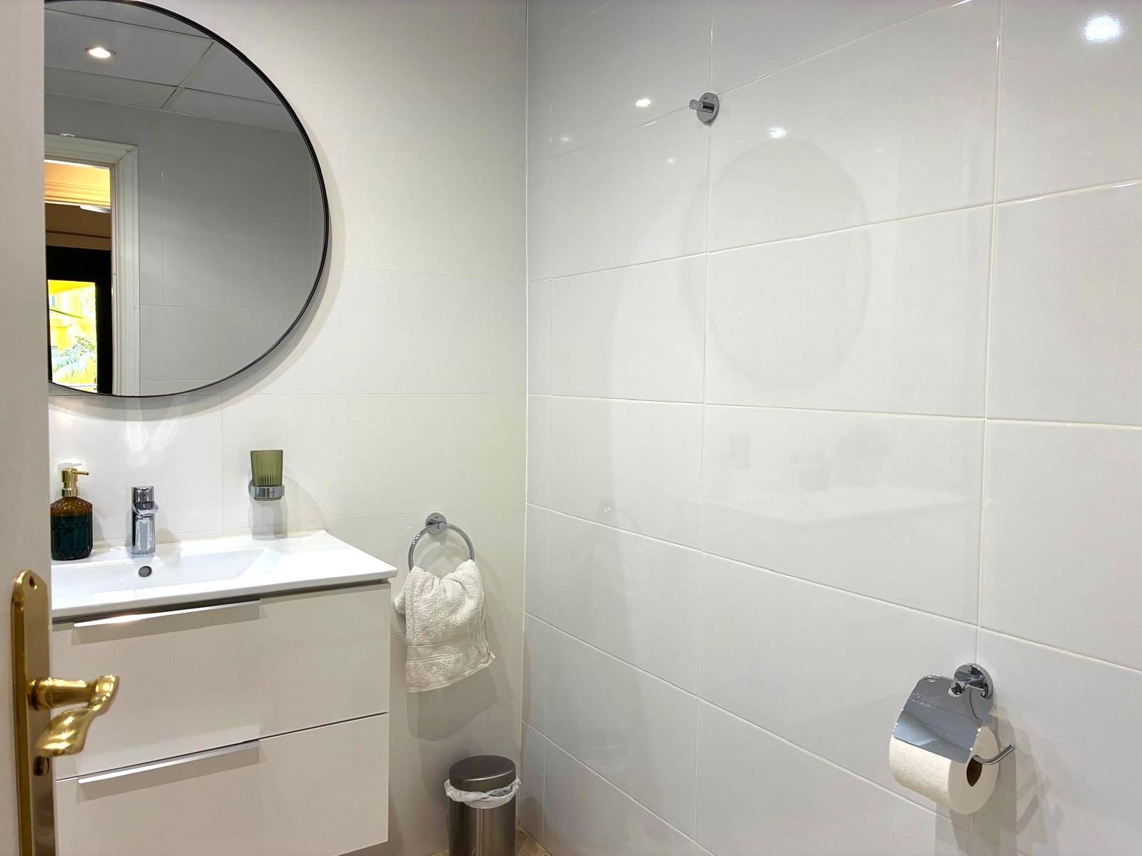 Piso en Venta en Avenida Santiago de Compostela - 16
