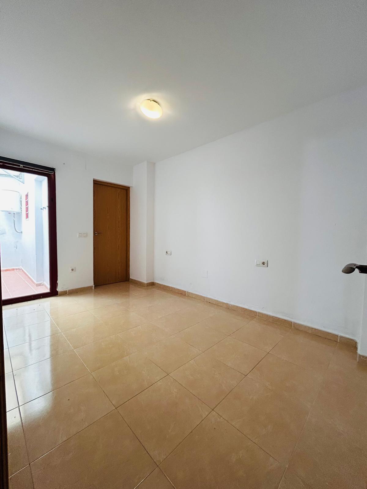 Piso en Venta en Calle Ricardo Calvo - 3
