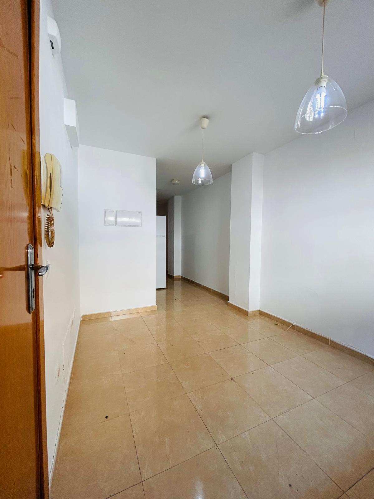 Piso en Venta en Calle Ricardo Calvo - 1