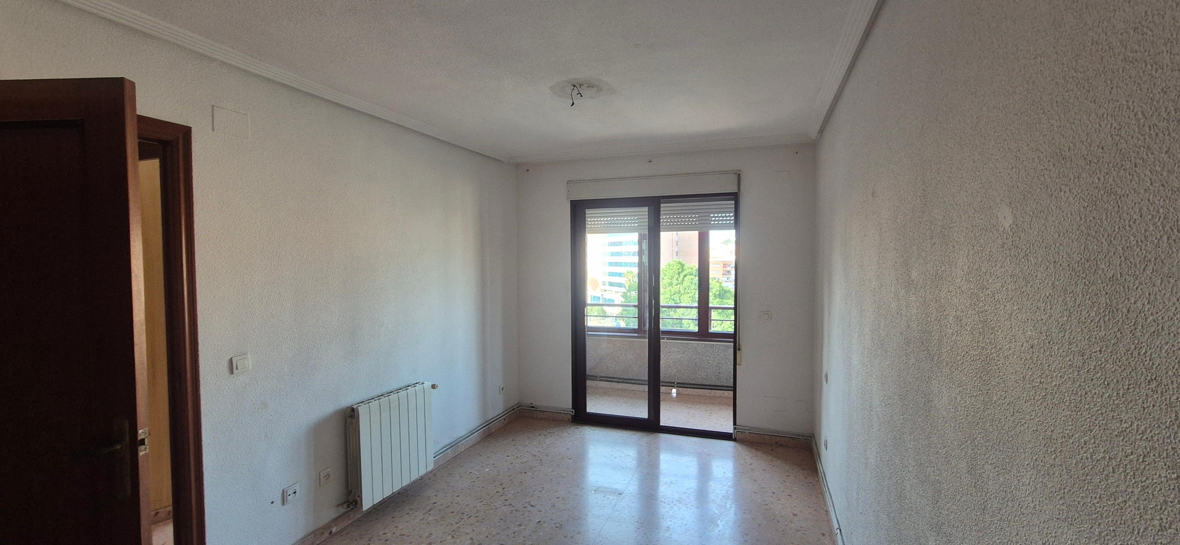 Piso en Venta en Glorieta del Músico Emilio Álvarez Antón - 4