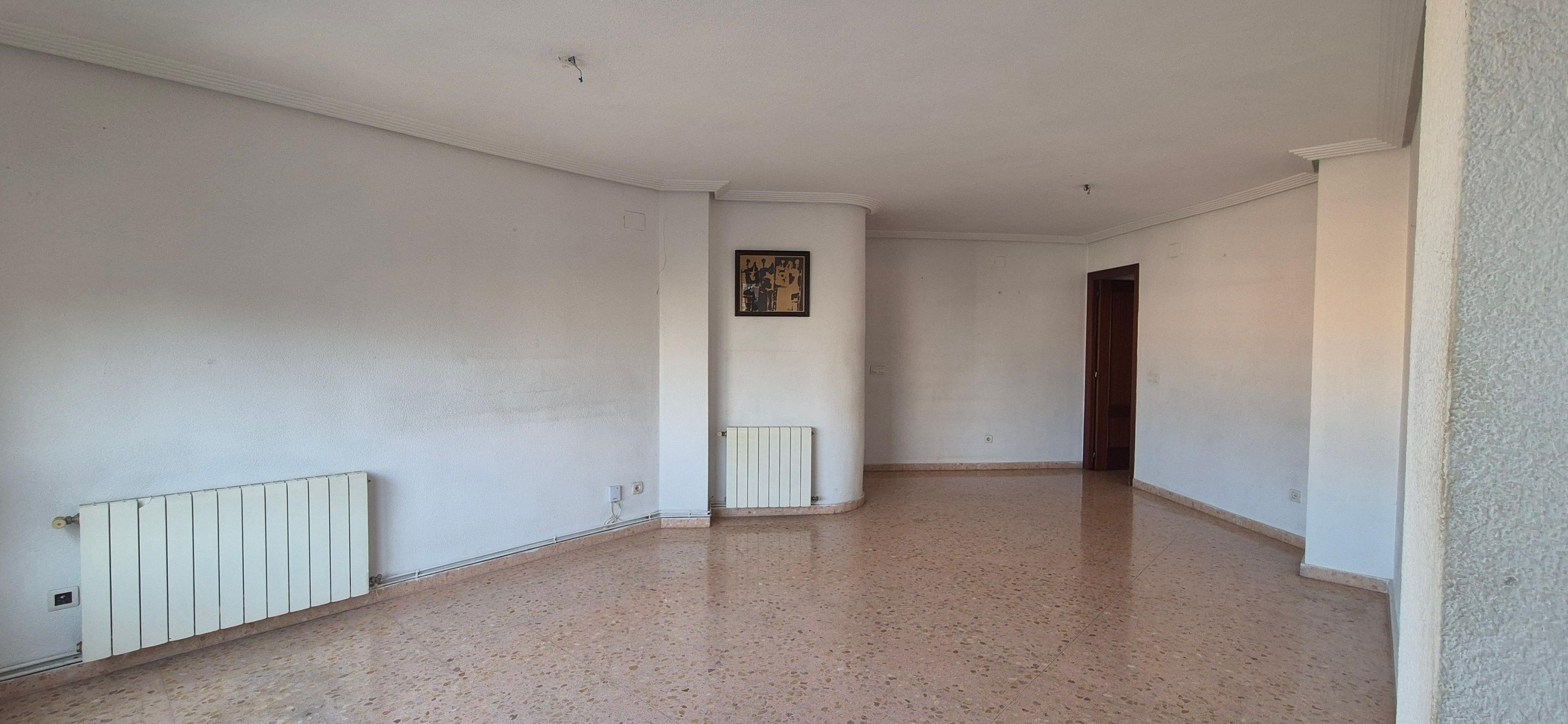 Piso en Venta en Glorieta del Músico Emilio Álvarez Antón - 3