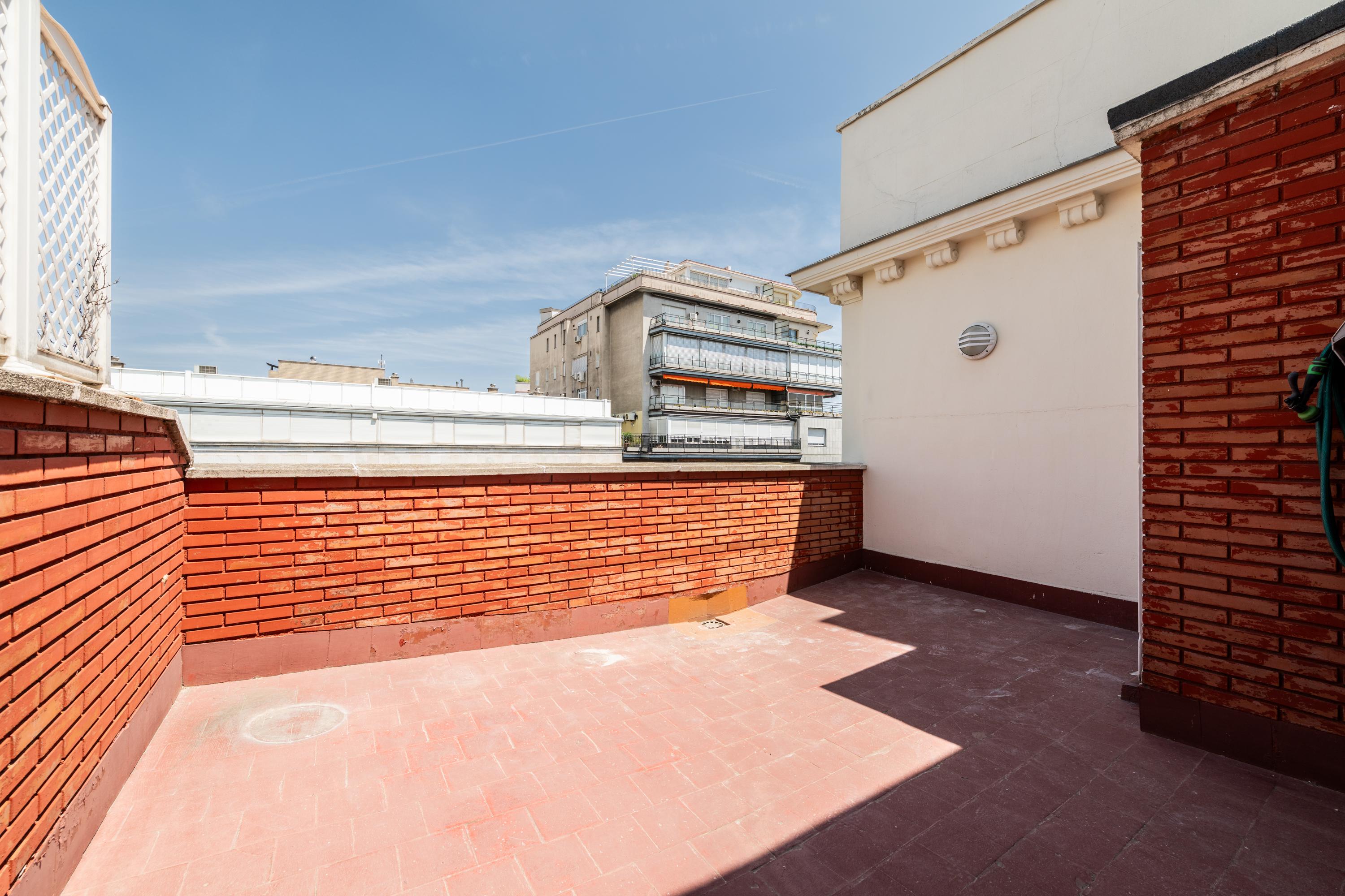 Piso en Venta en Avenida de Menéndez Pelayo - 5
