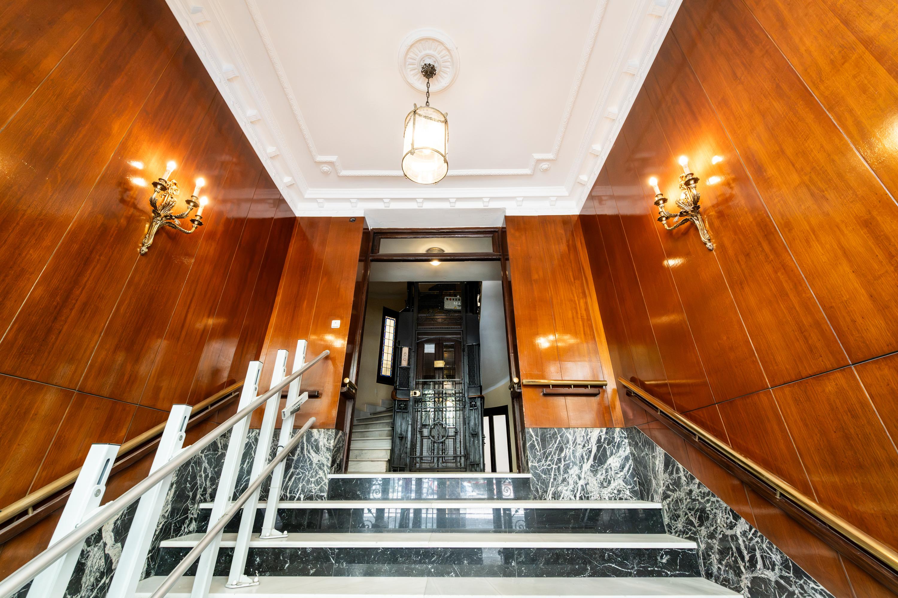 Piso en Venta en Avenida de Menéndez Pelayo - 8
