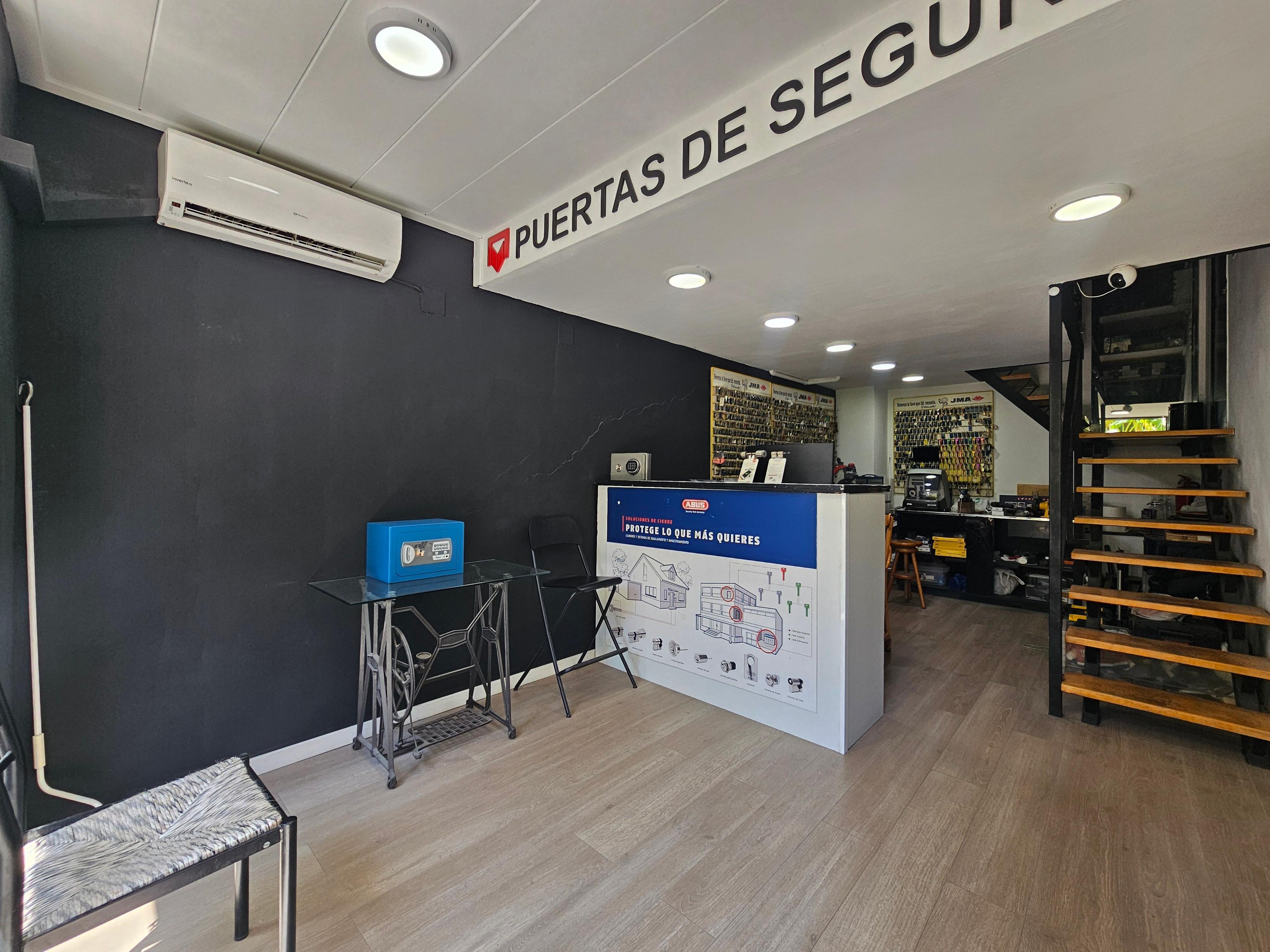 Local en Venta en Passeig de Manuel Girona - 4