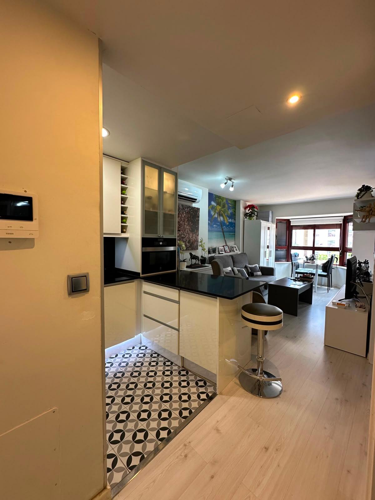 Piso en Venta en Calle Derramador - 1