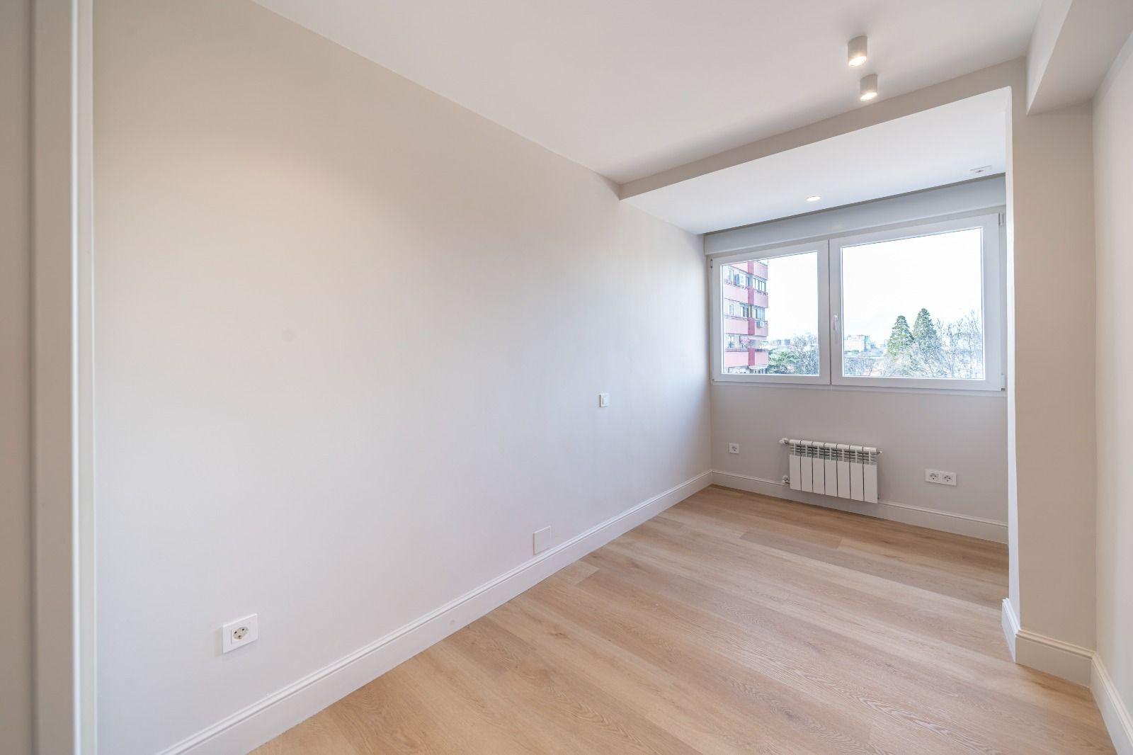 Piso en Venta en Avenida de Ramón y Cajal - 23