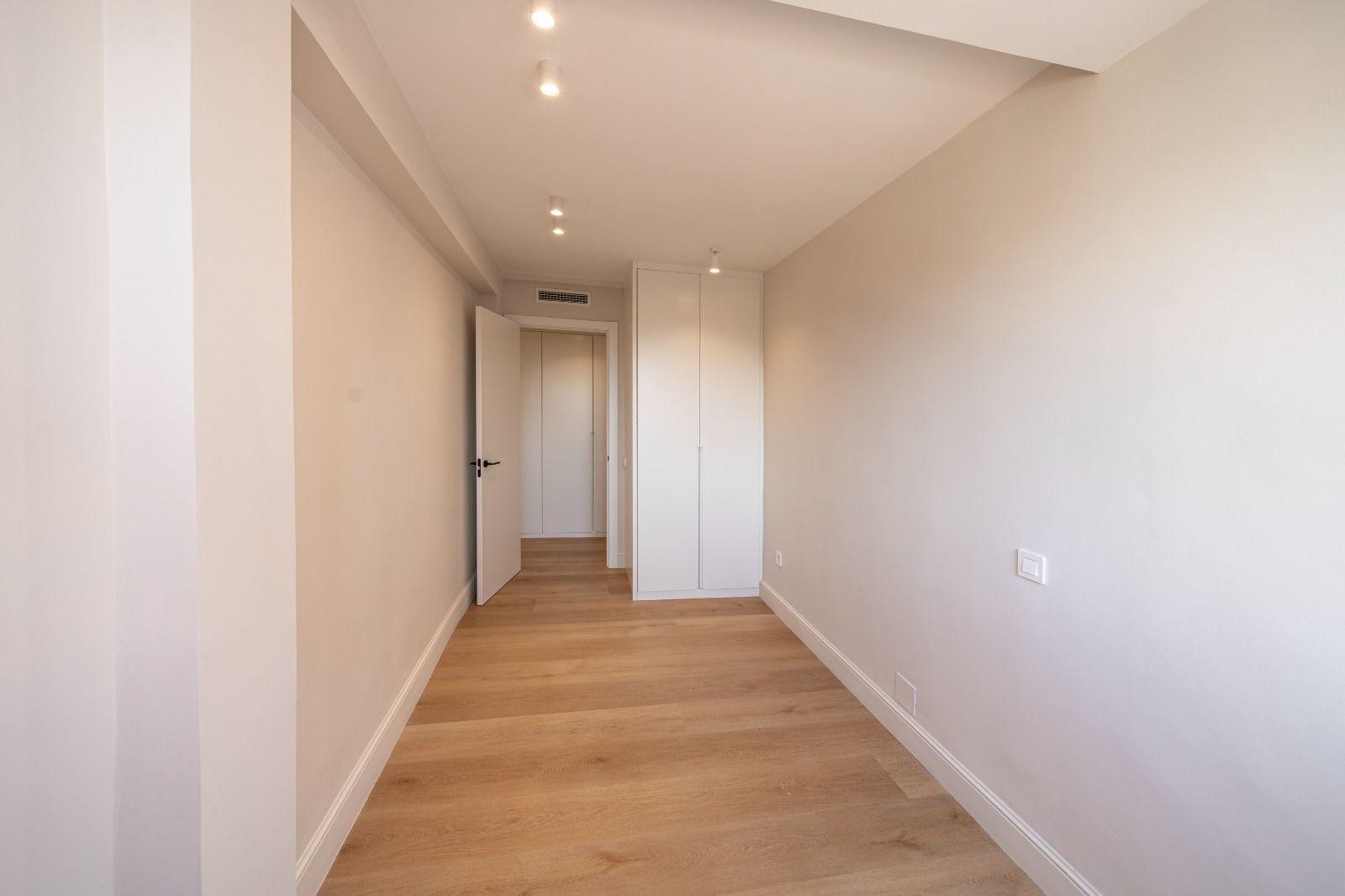 Piso en Venta en Avenida de Ramón y Cajal - 25