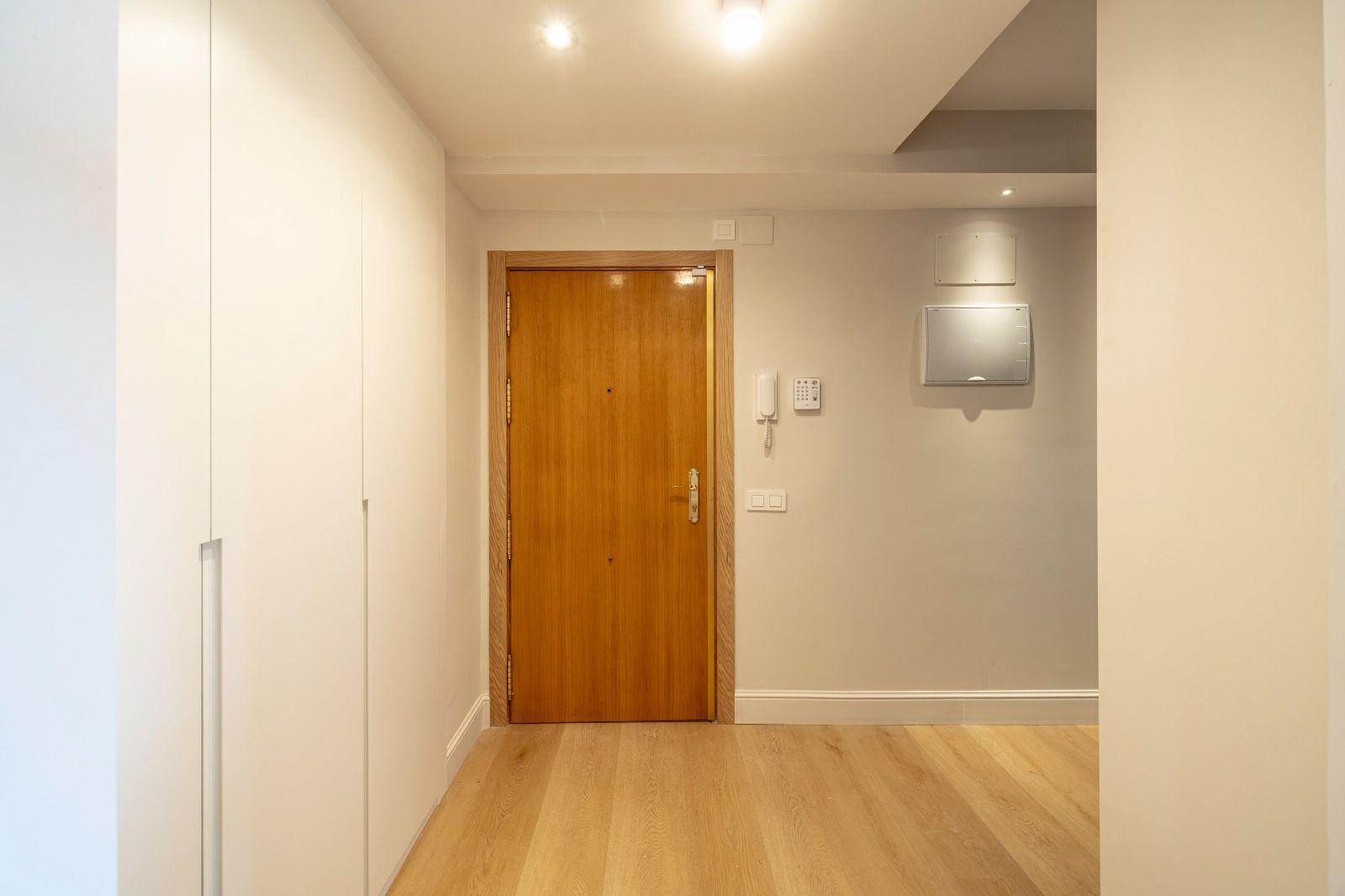 Piso en Venta en Avenida de Ramón y Cajal - 9