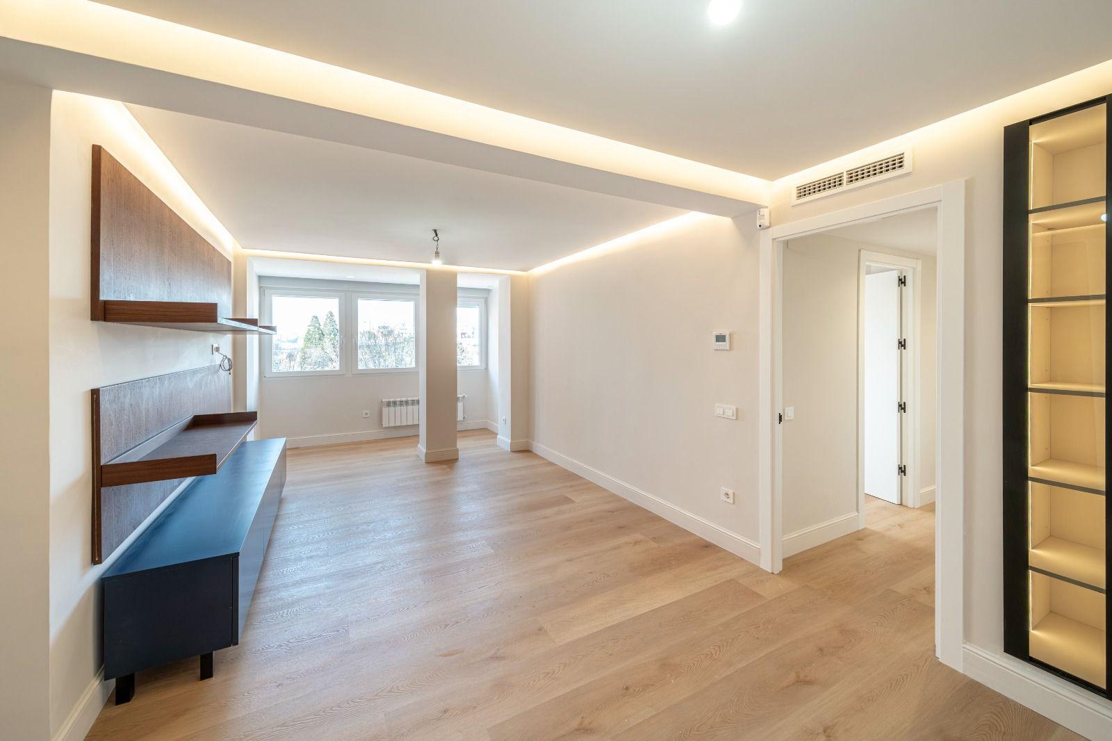 Piso en Venta en Avenida de Ramón y Cajal - 2