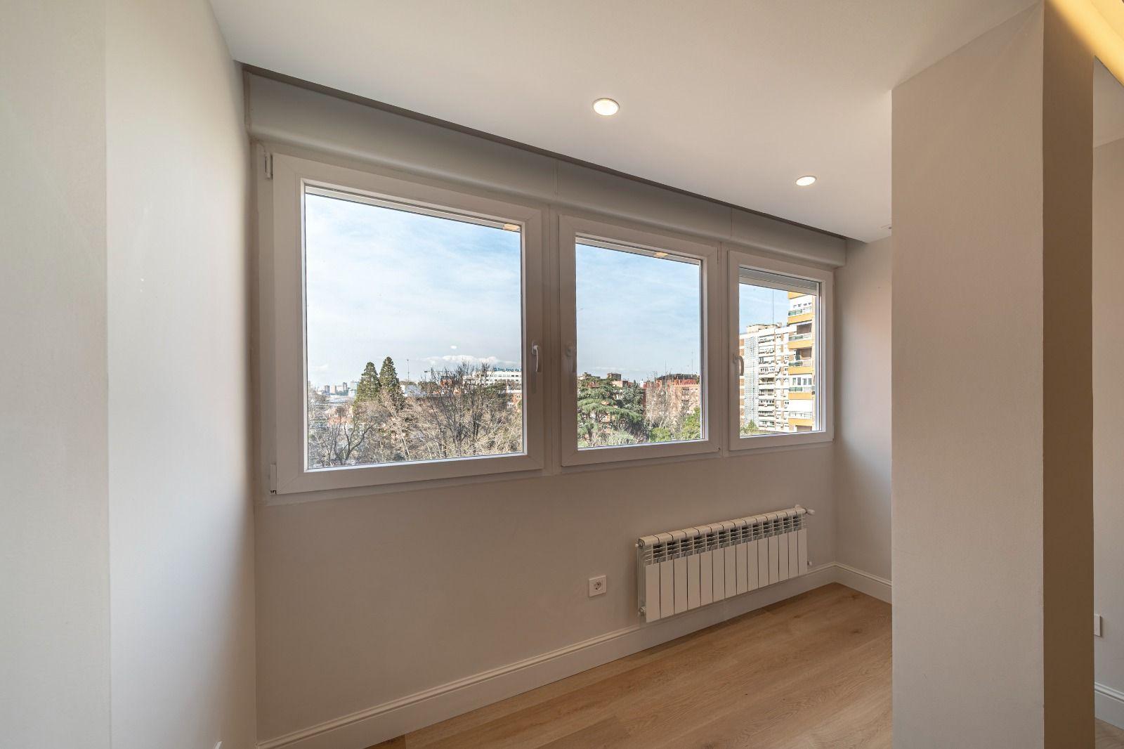 Piso en Venta en Avenida de Ramón y Cajal - 33