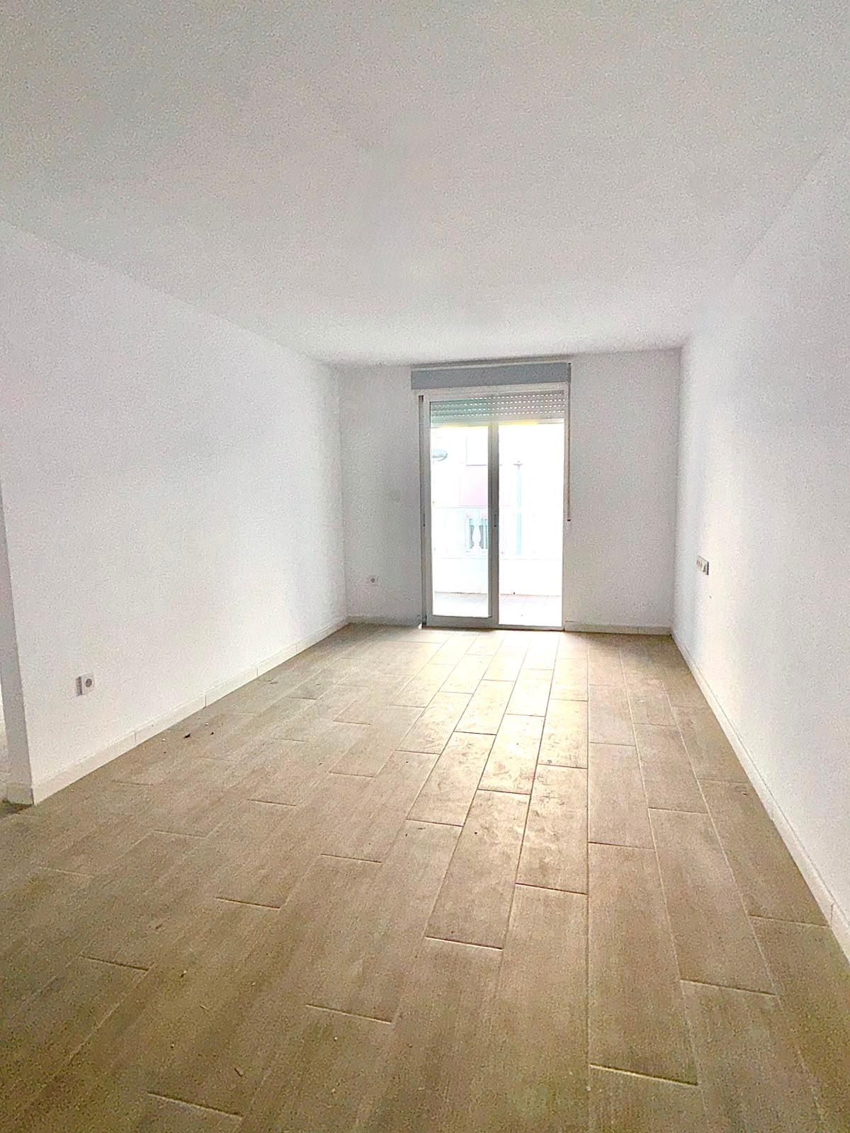 Piso en Venta en Calle Villa Madrid - 6