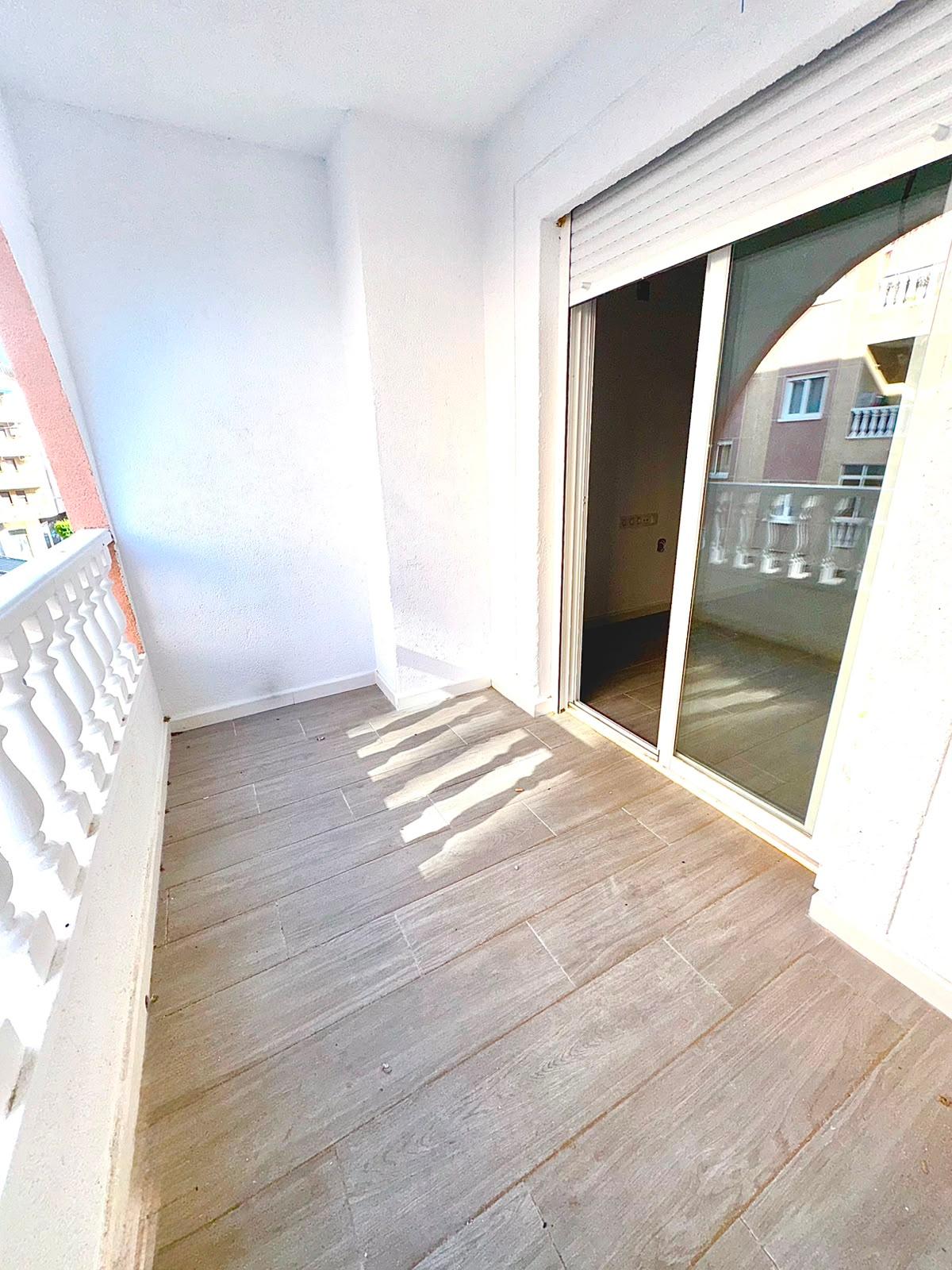 Piso en Venta en Calle Villa Madrid - 9