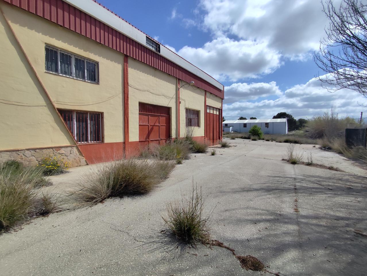 Factory en Venta en CV-806 - 1