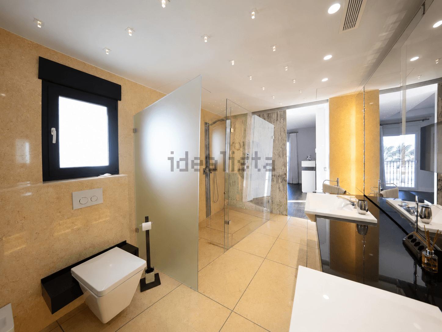 Villa en Venta en Carrer Bahia - 33