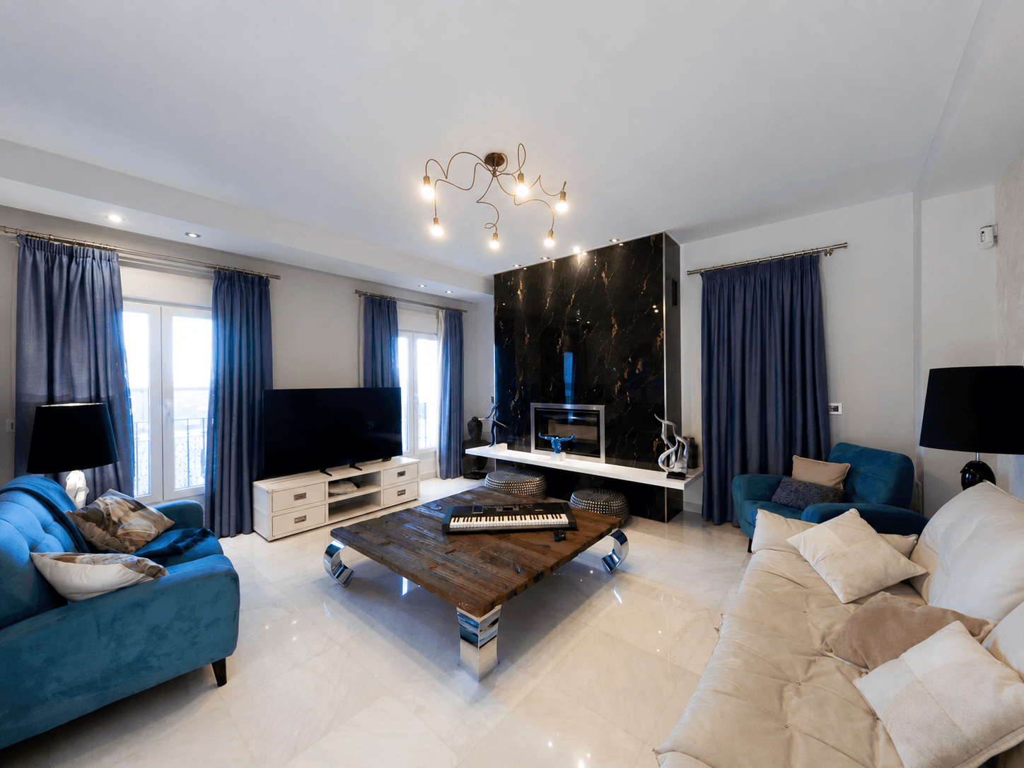 Villa en Venta en Carrer Bahia - 3