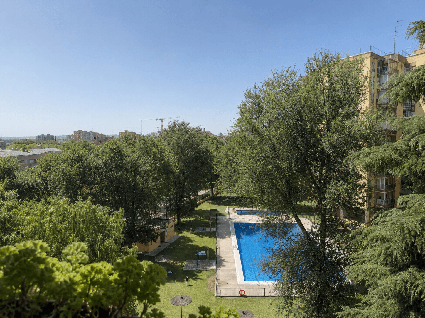 Piso en Venta en Calle Pintor Velazquez - 19